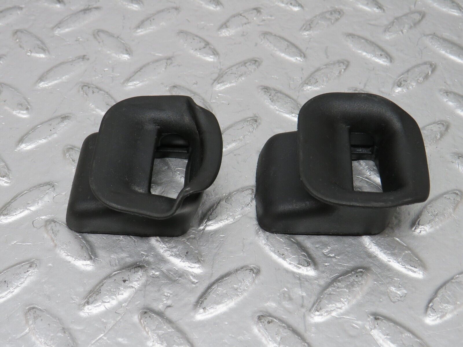 34742 Mercedes-Benz W210 320E Front Door Check Strap Rubber Cover 2027272430