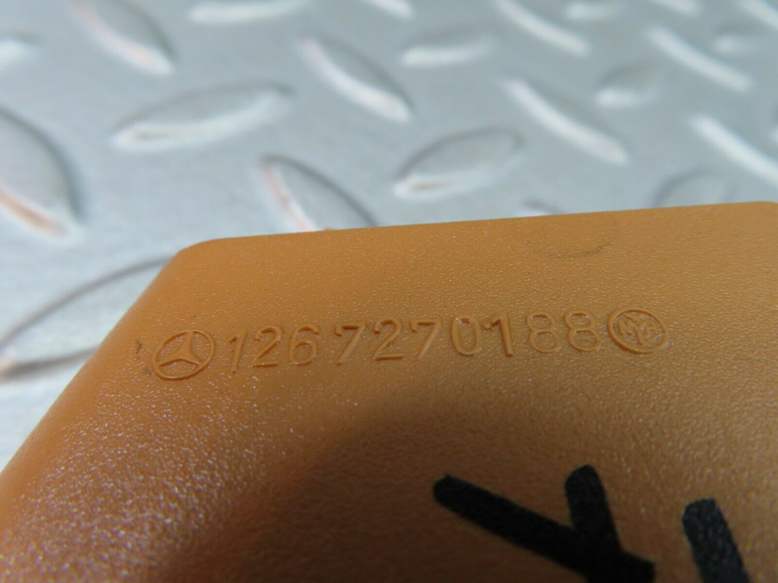 6040 Mercedes-Benz W126 380SE Front Left Door Panel Door Vents 1267270188