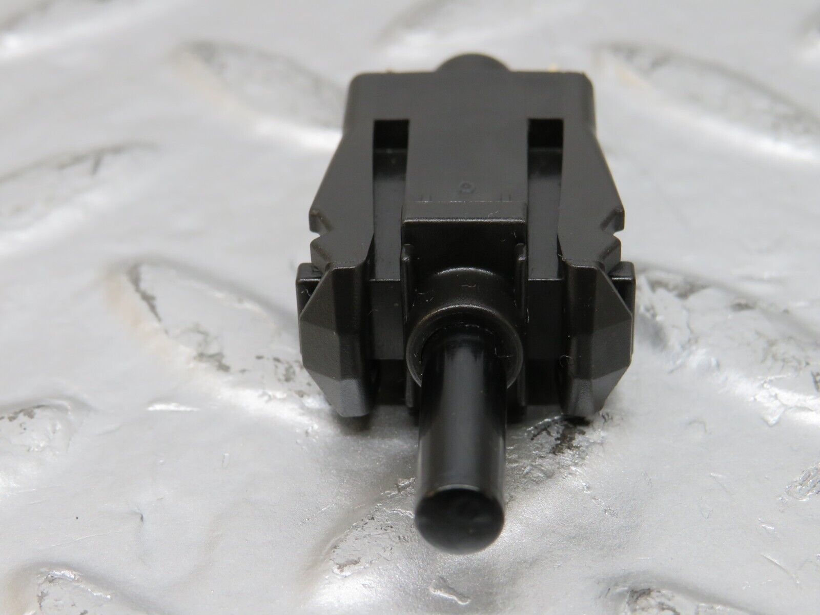 25812 Mercedes-Benz W124 280E Door Contact Switch Pair 0015458714