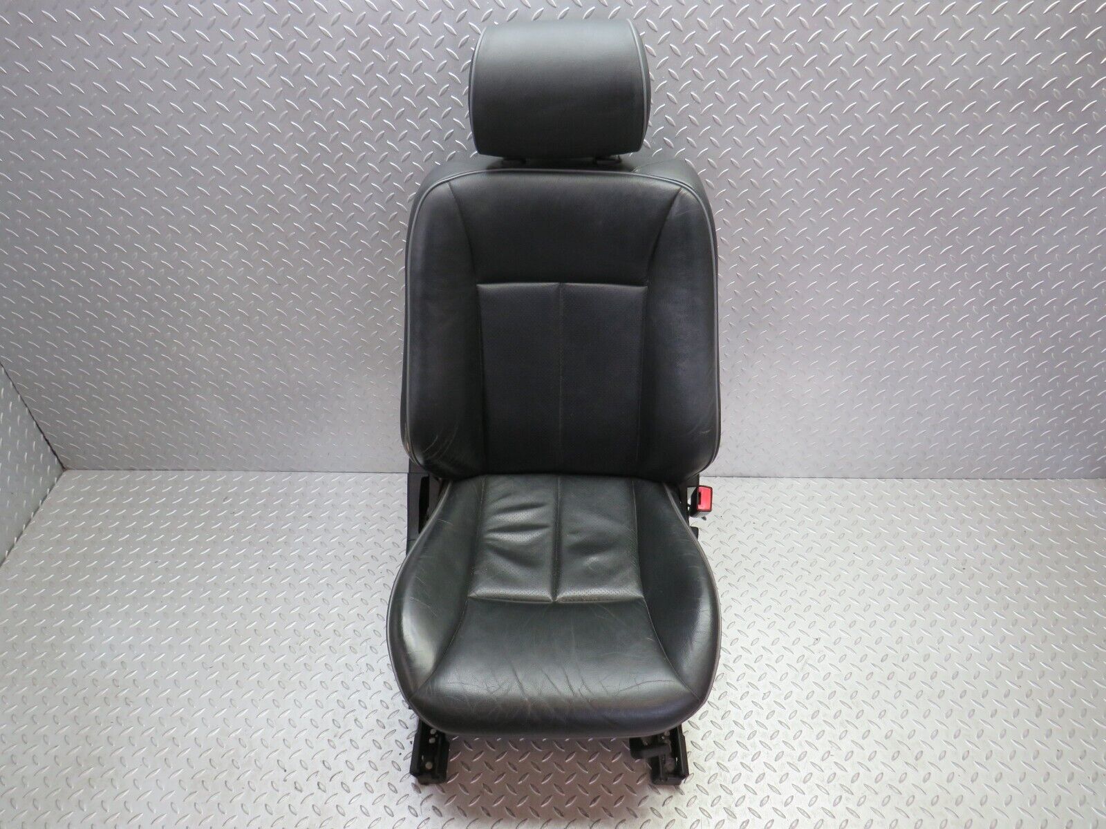34800 Mercedes-Benz W210 320E Electric Front Right Seat Black Leather