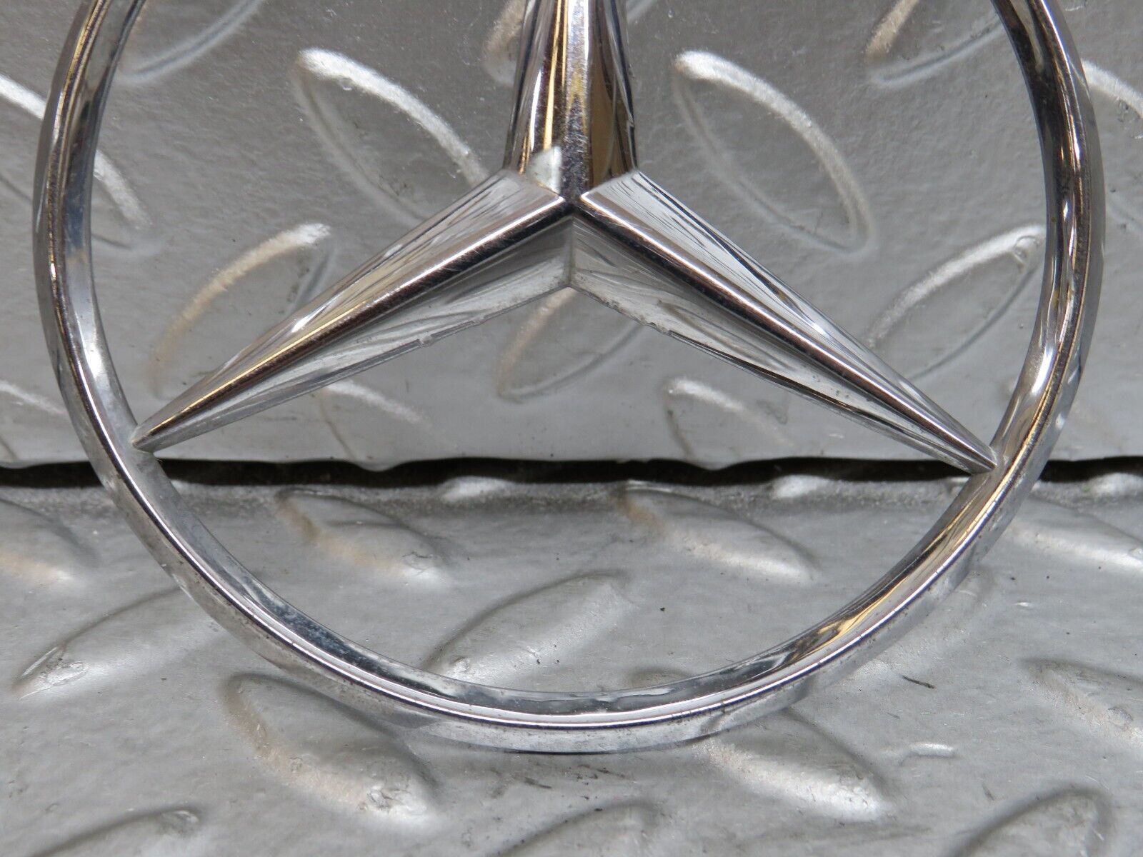 29474 Mercedes-Benz W124 230E Chrome Rear Emblem 2017580058