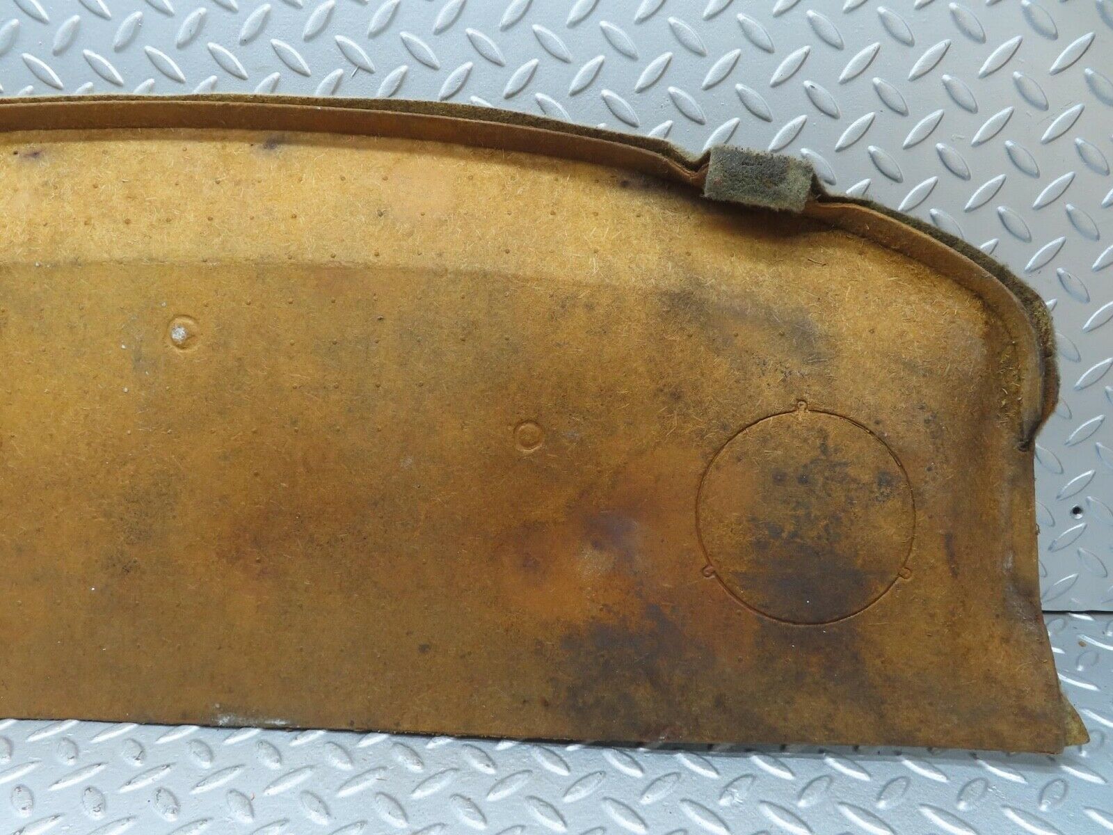 13569 Mercedes-Benz W123 200 Parcel Shelf