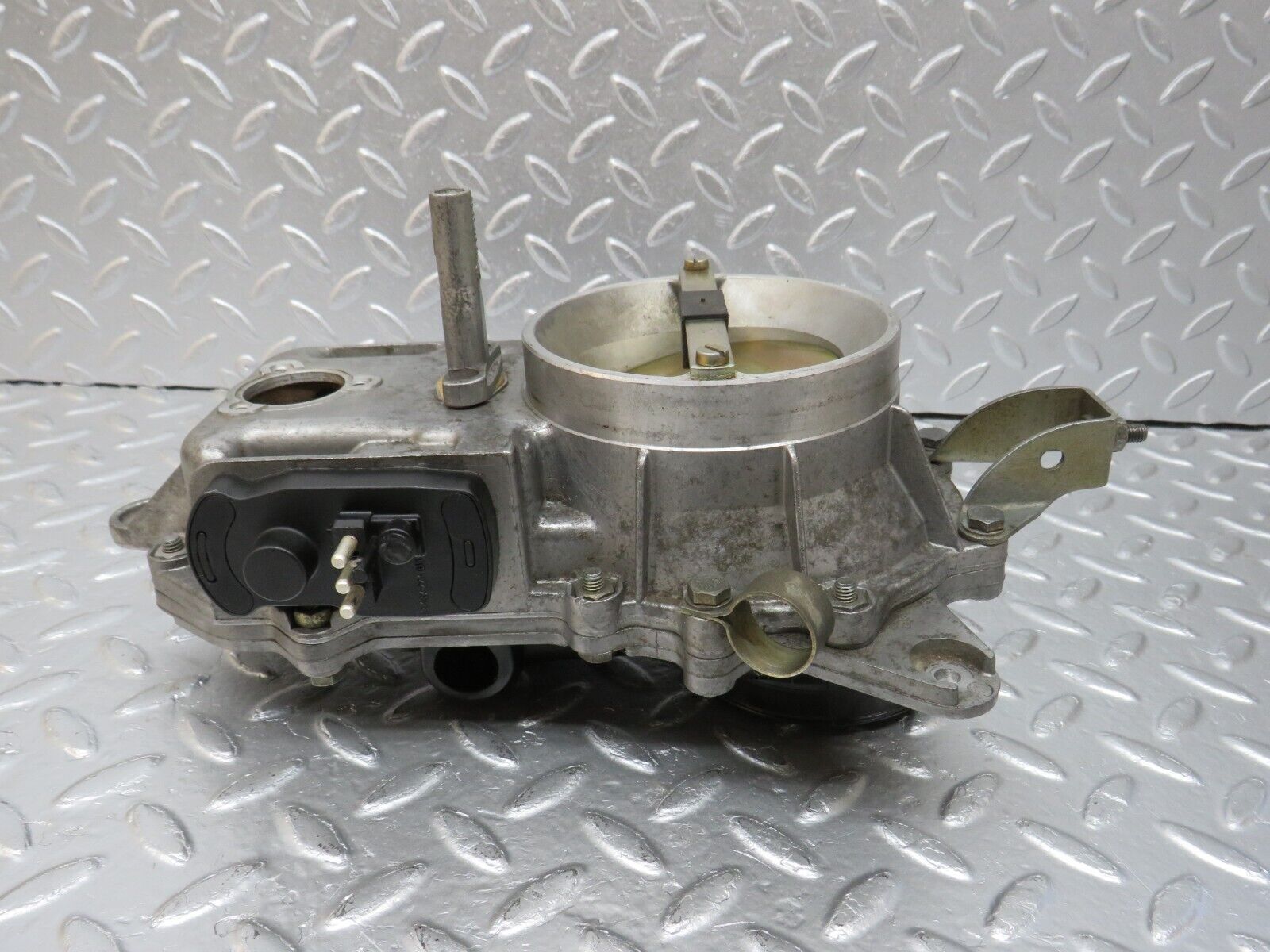 34153 Mercedes-Benz W124 260E Air Flow Mass Meter Sensor Bosch 1031410090