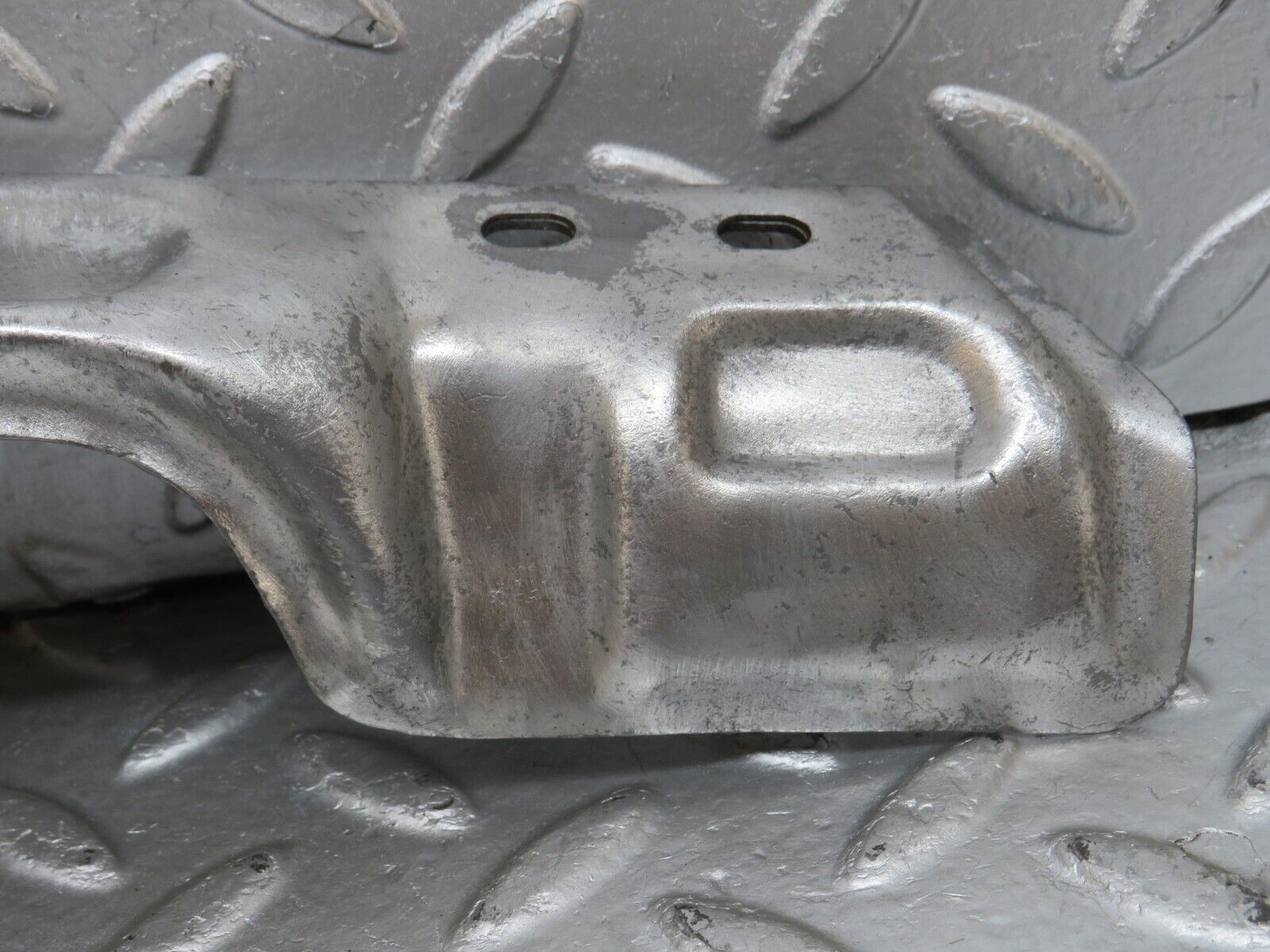 33126 Mercedes-Benz W126 380 V8 M116 Exhaust Manifold Heat Shield