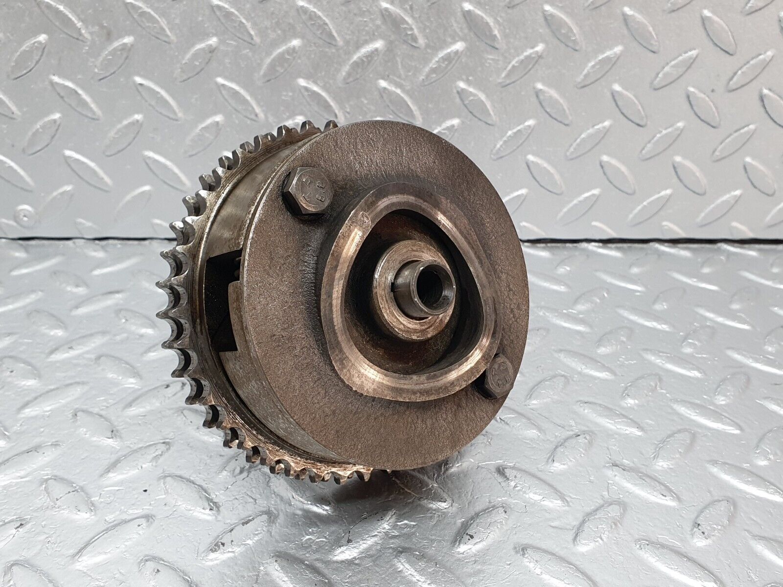40871 Mercedes-Benz W123 240D Intermediate Timing Gear Shaft