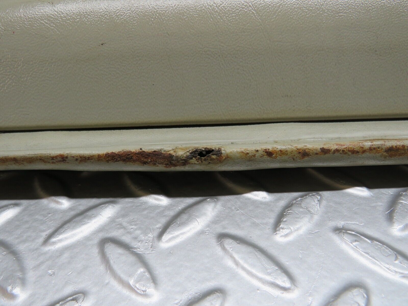 40336 Mercedes-Benz W110 230 Front Right Door Card Grey