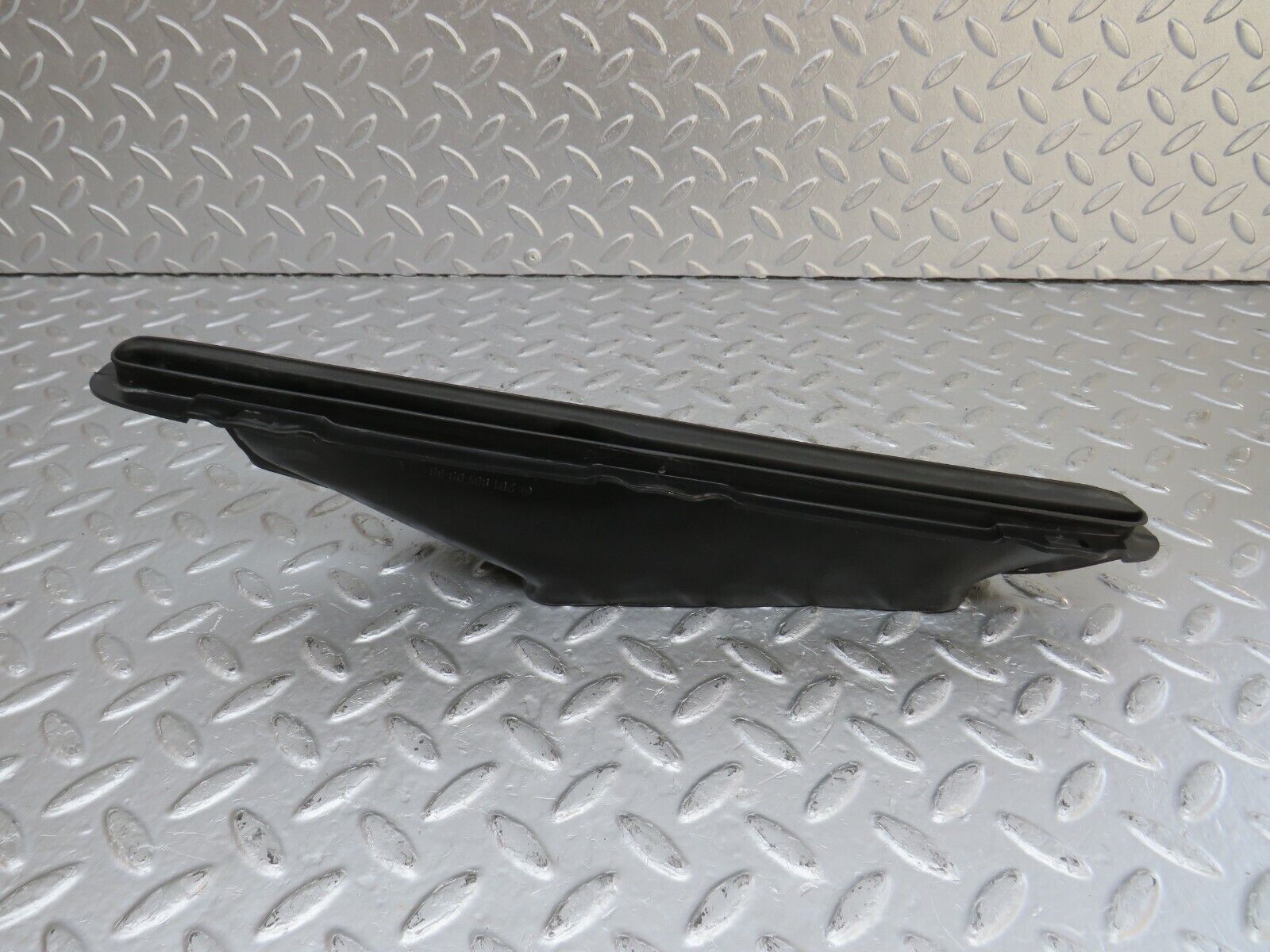 33874 Mercedes-Benz W201 190E 2.0L Dashboard Air Vent Duct Pair 2018310660