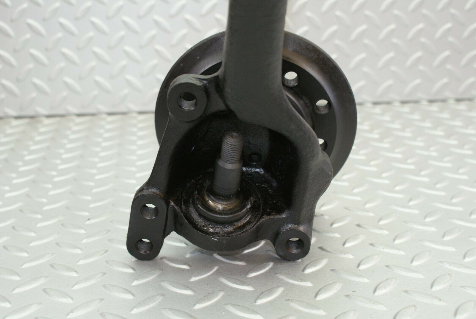 2701 Mercedes-Benz W116 350SE Wheel Hub Front Left