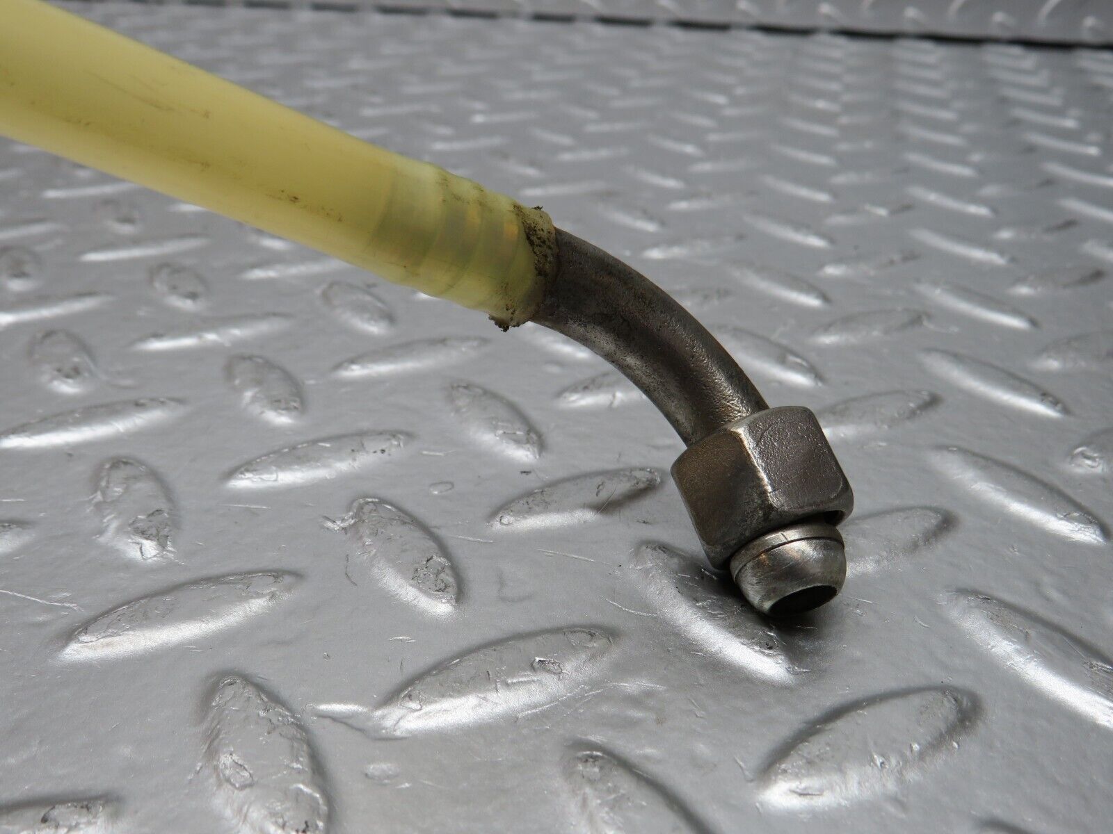 31087 Mercedes-Benz W123 200D Brake Servo Vacuum Pipe