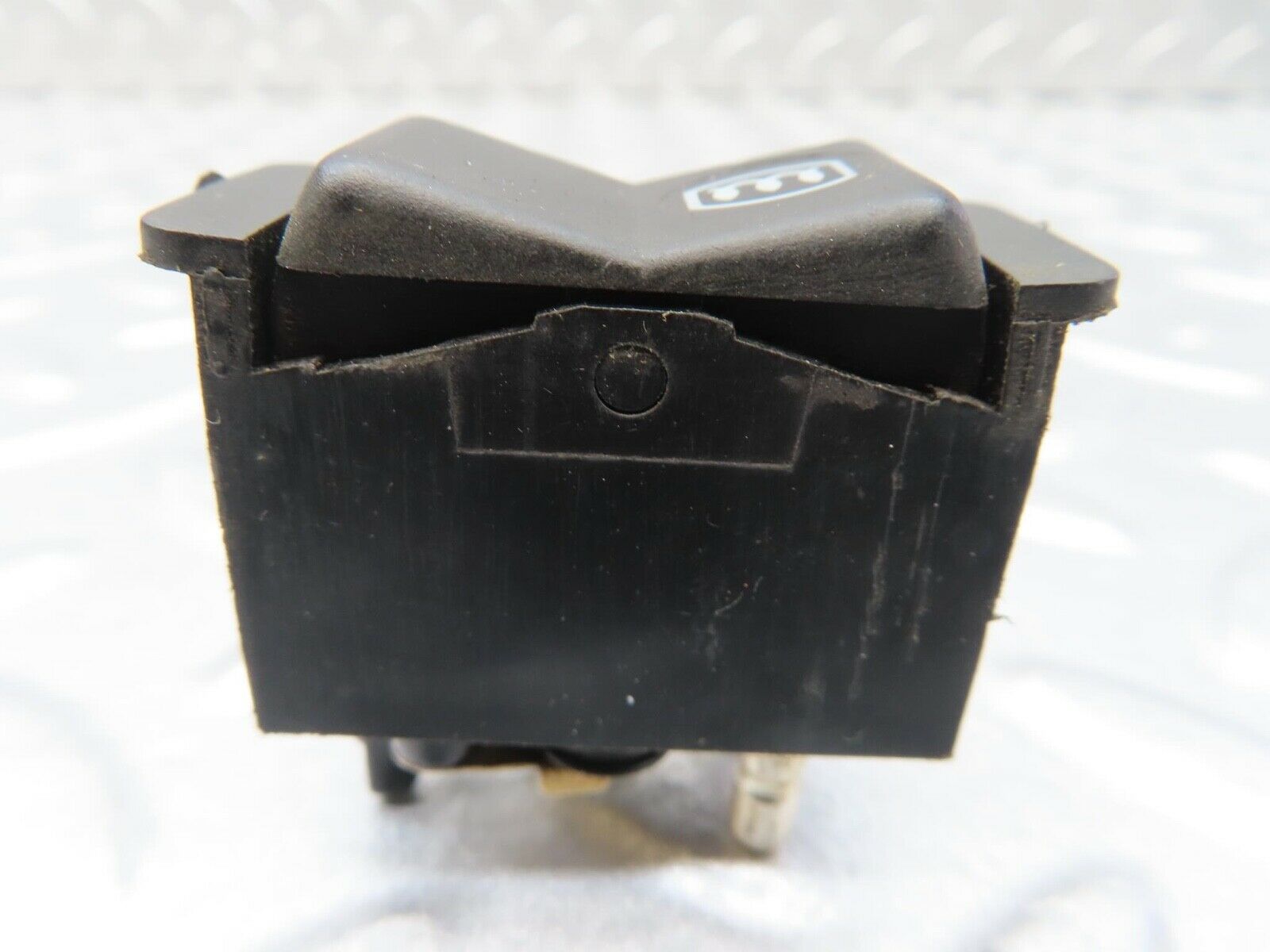 13961 Mercedes-Benz C107 280SLC Rear Window Defroster Switch