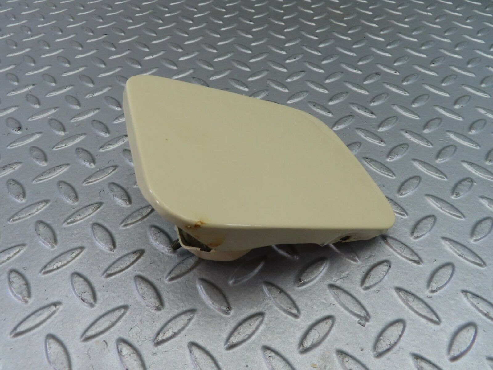 7712 Mercedes-Benz S123 230TE Wagon Fuel Tank Flap Cap 1235841639