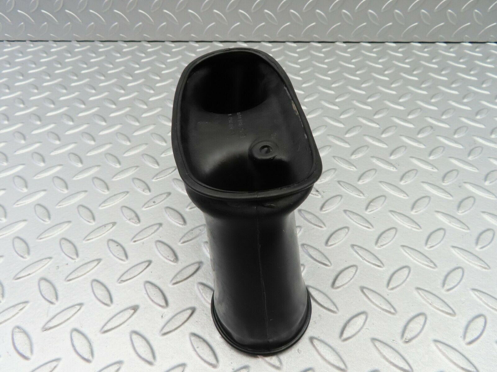 6933 Mercedes-Benz C107 350SLC Coupe Air Duct Hose Rubber 1078310188