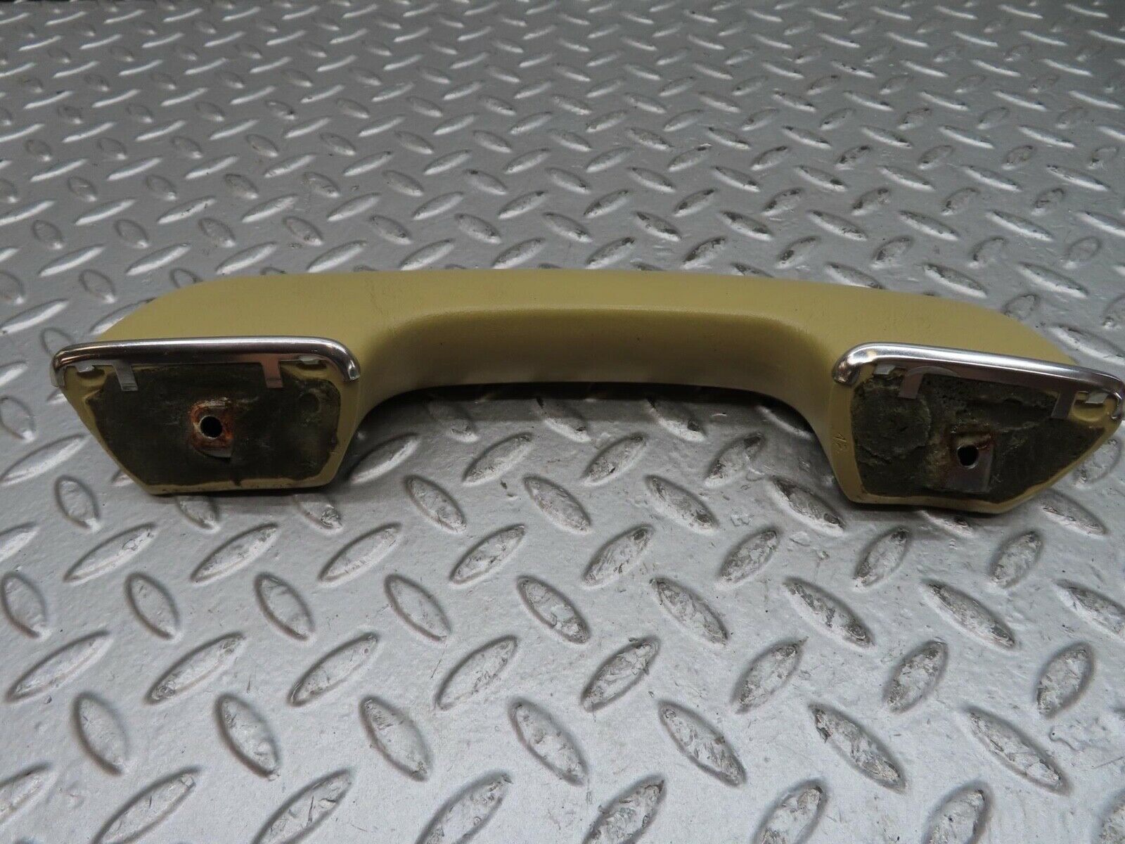 15301 Mercedes-Benz W123 230E Interior Door Handle Right 1239702001