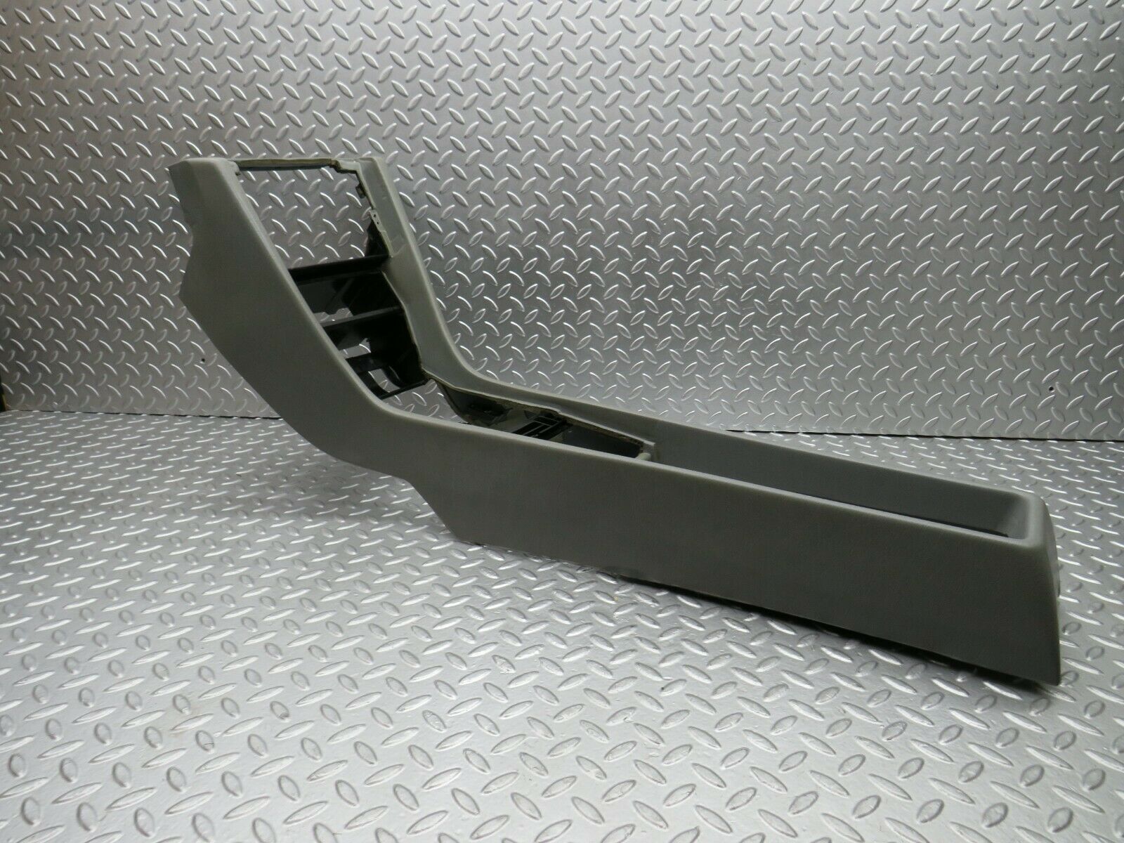 22335 Mercedes-Benz C124 E220 Coupe Centre Console Grey