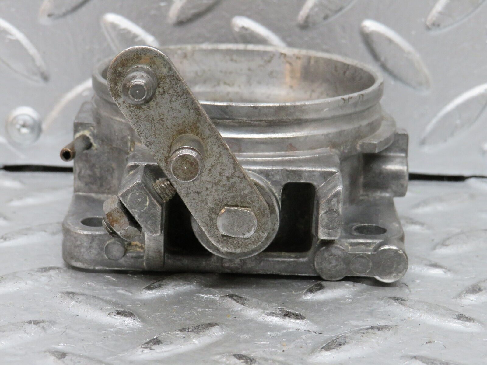 28091 Mercedes-Benz W123 280E Throttle Body Valve