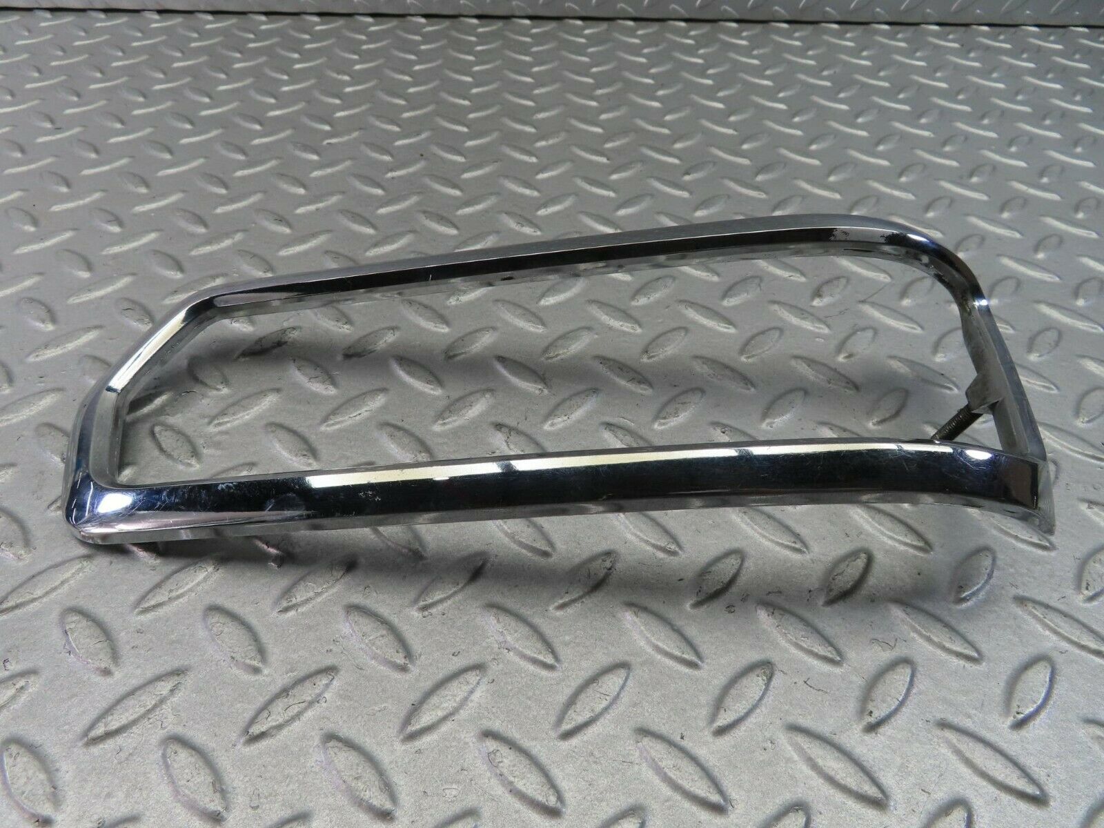 8096 Mercedes-Benz W108 Tail Light Chrome Frame Left 1088260159