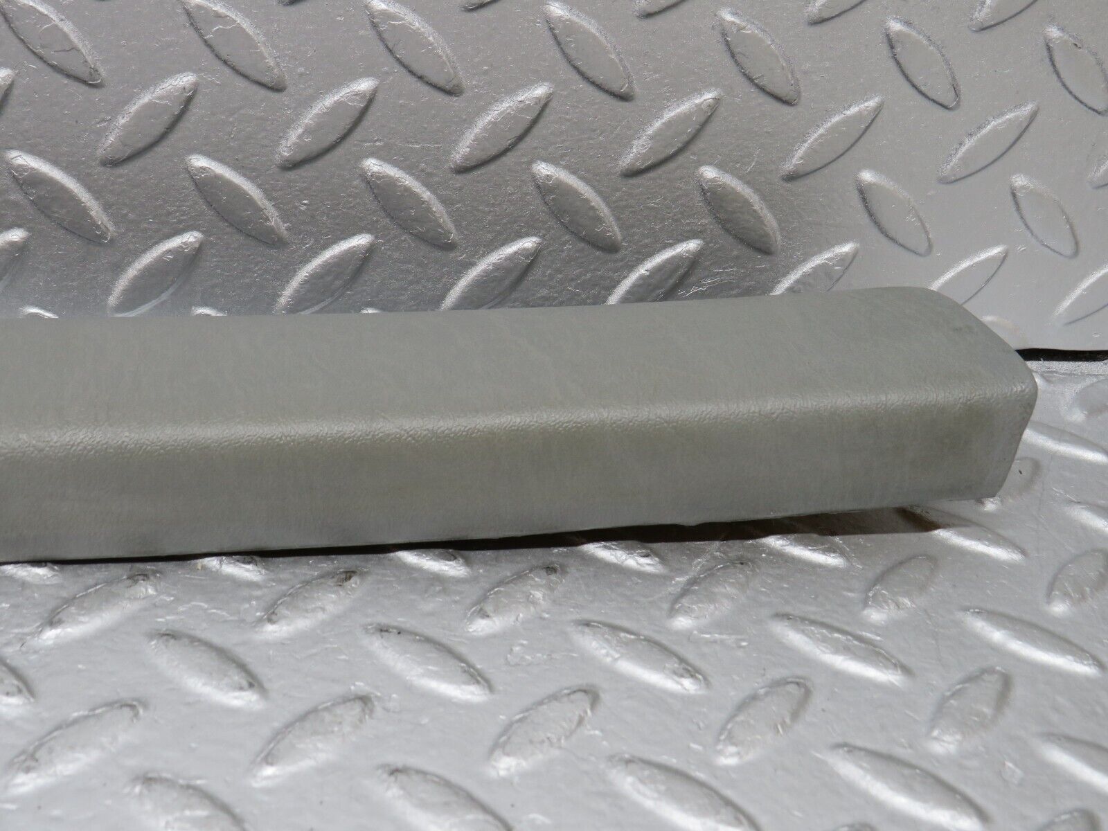 36059 Mercedes-Benz W126 420SE A Pillar Interior Cover Right Side Grey