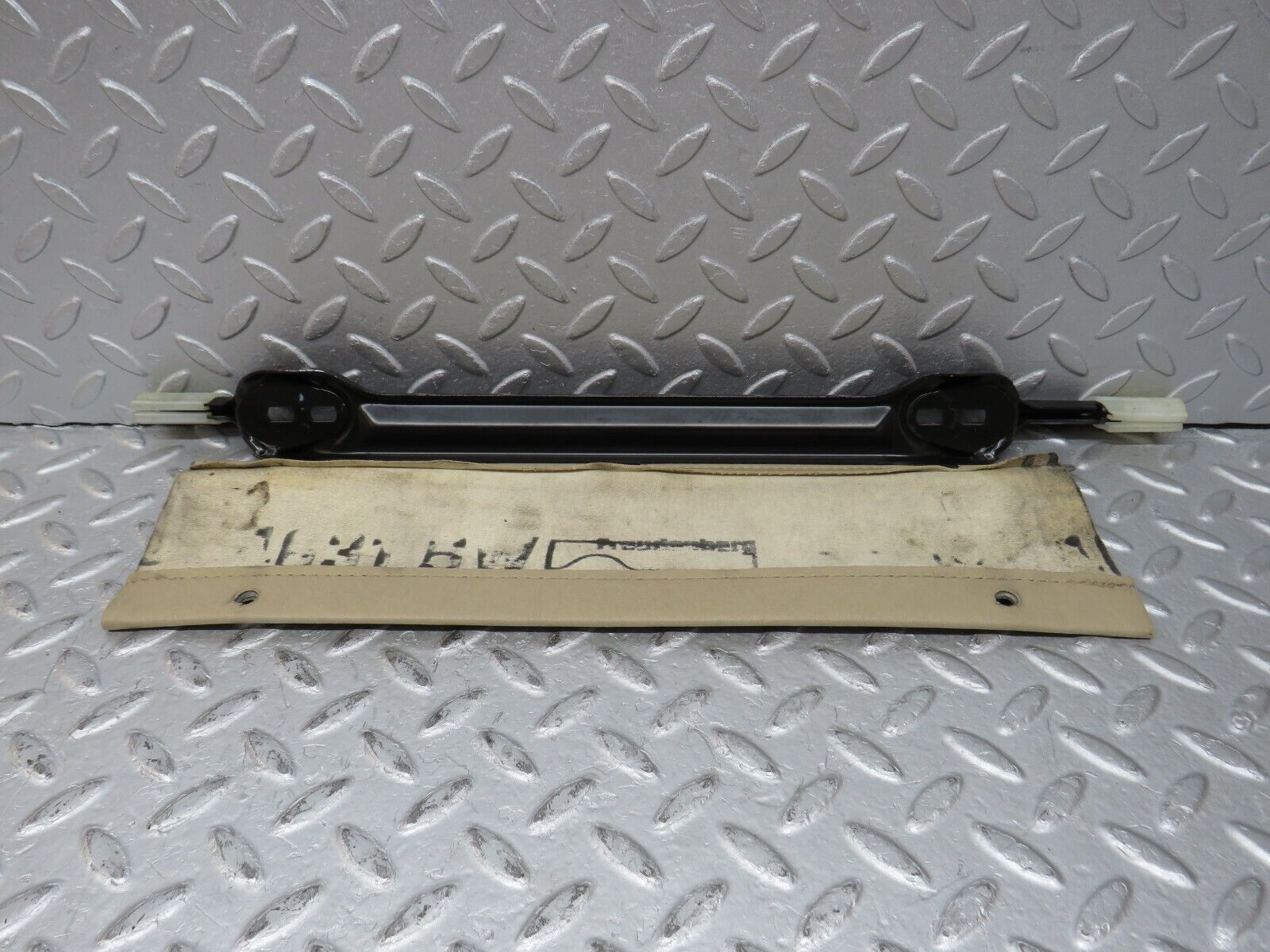 36839 Mercedes-Benz R129 300SL-24 Front Left Seat Under Cover Beige Leather