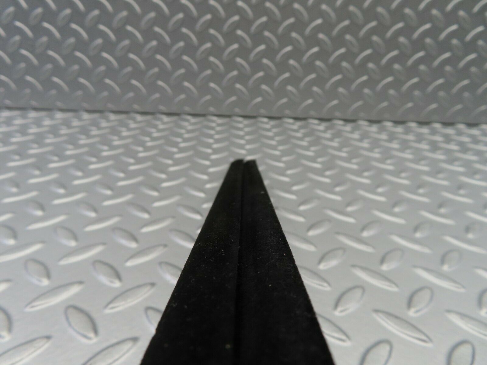 6553 Mercedes-Benz S124 E220 Wagon Window Weatherstrip Seal Rear Left