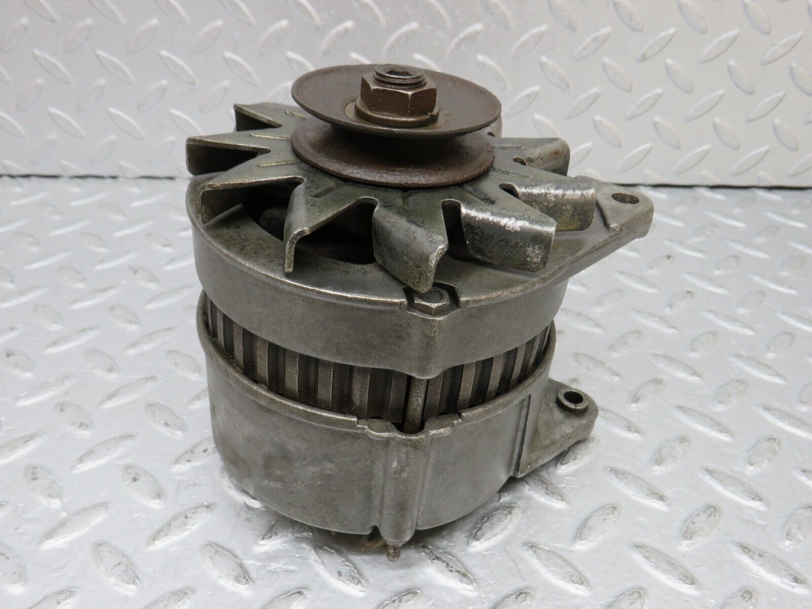 35925 Mercedes-Benz 240D OM616.912 Alternator Generator