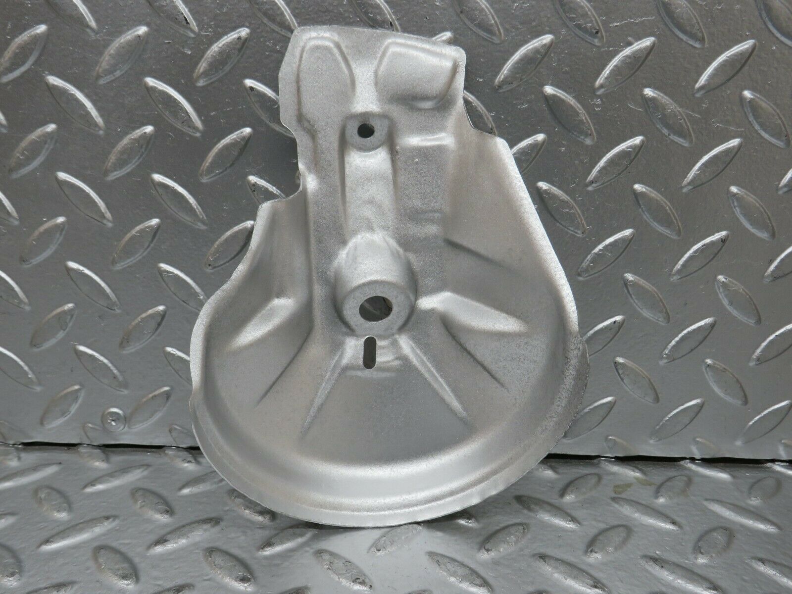 24344 Mercedes-Benz S124 220TE Engine Mount Bracket Heat Shield Cover Right