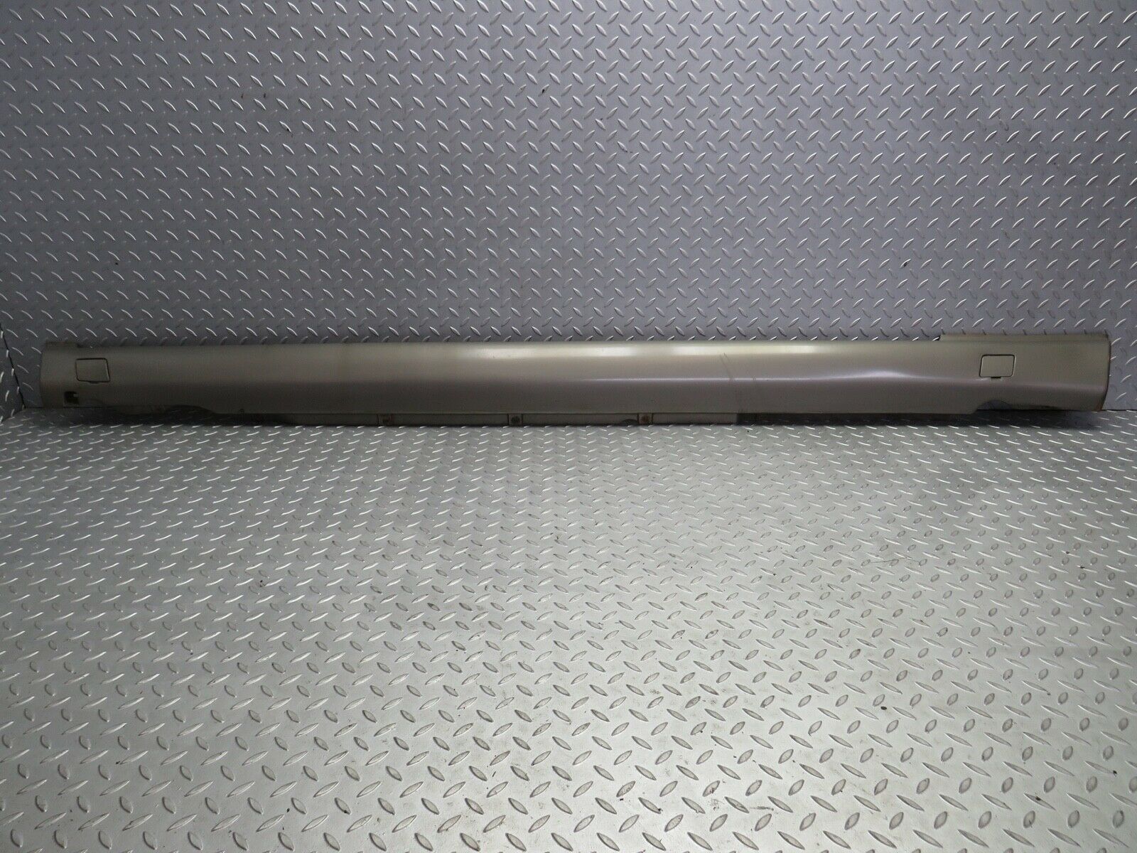 21810 Mercedes-Benz W126 300SE Side Skirt Right Side 1266905040