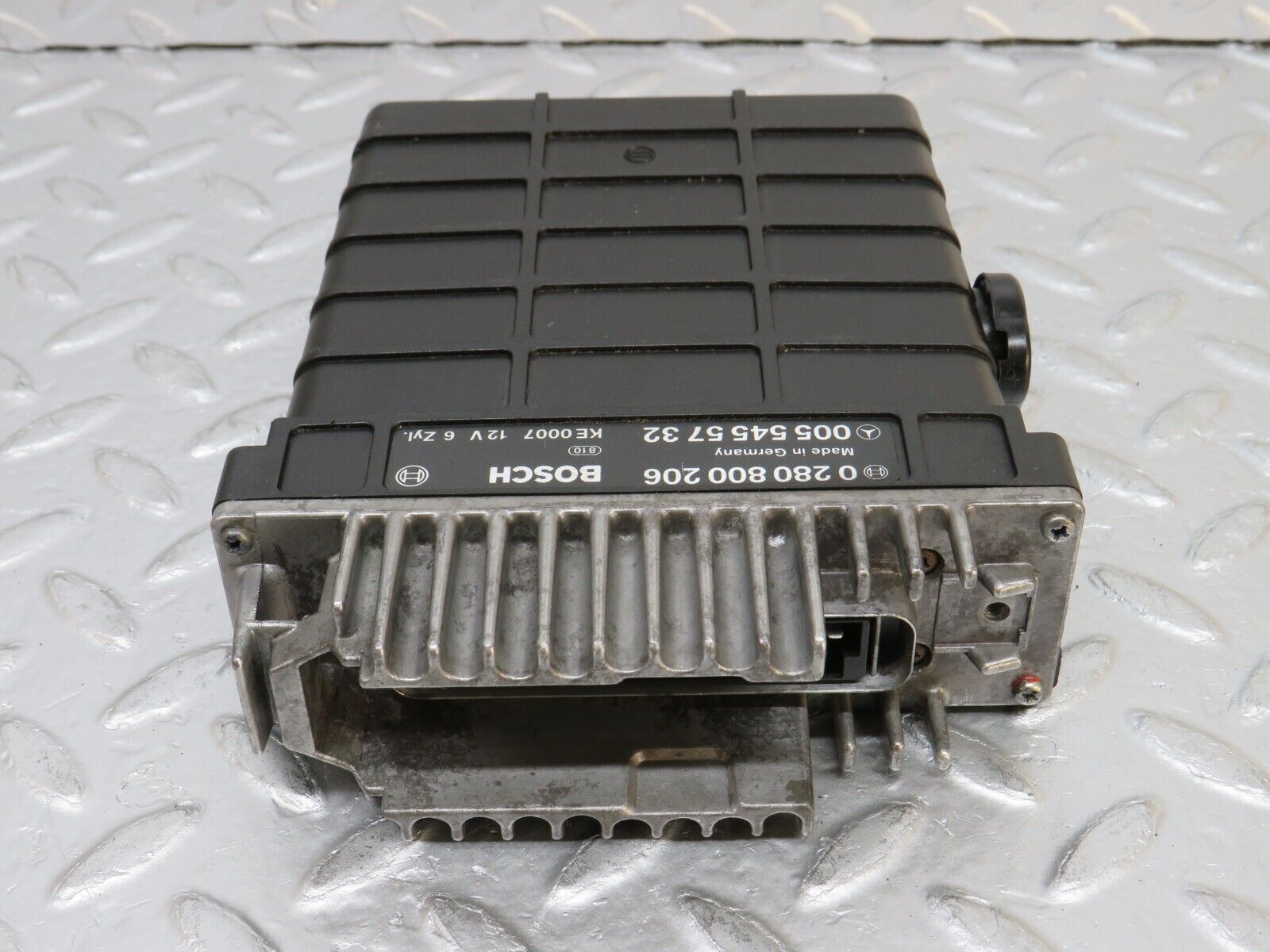 32739 Mercedes-Benz W124 Engine Control Unit Bosch 0280800206 0055455732