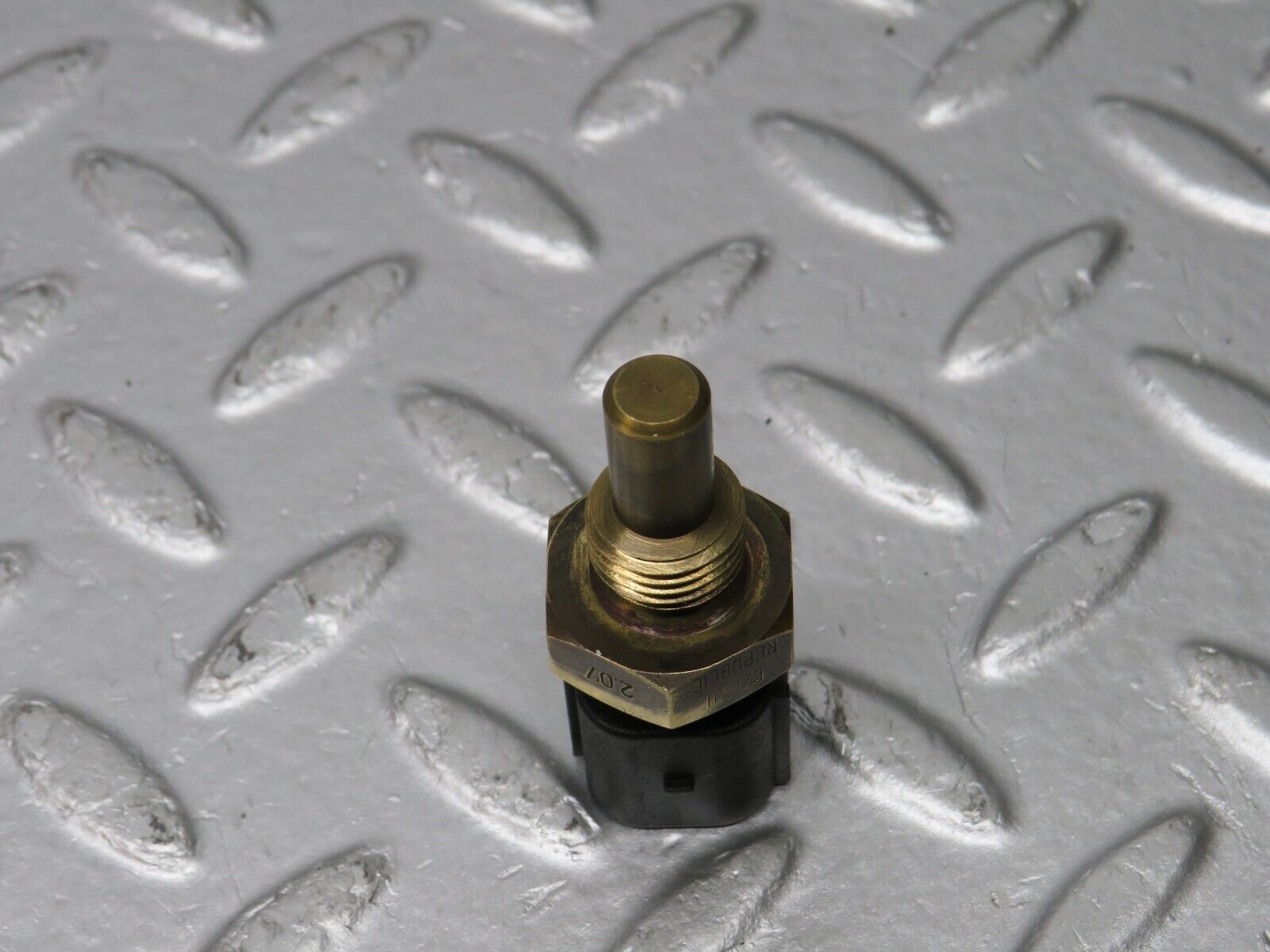 39713 Mercedes-Benz R129 320SL Coupe Coolant Temperature Sensor 0115425117