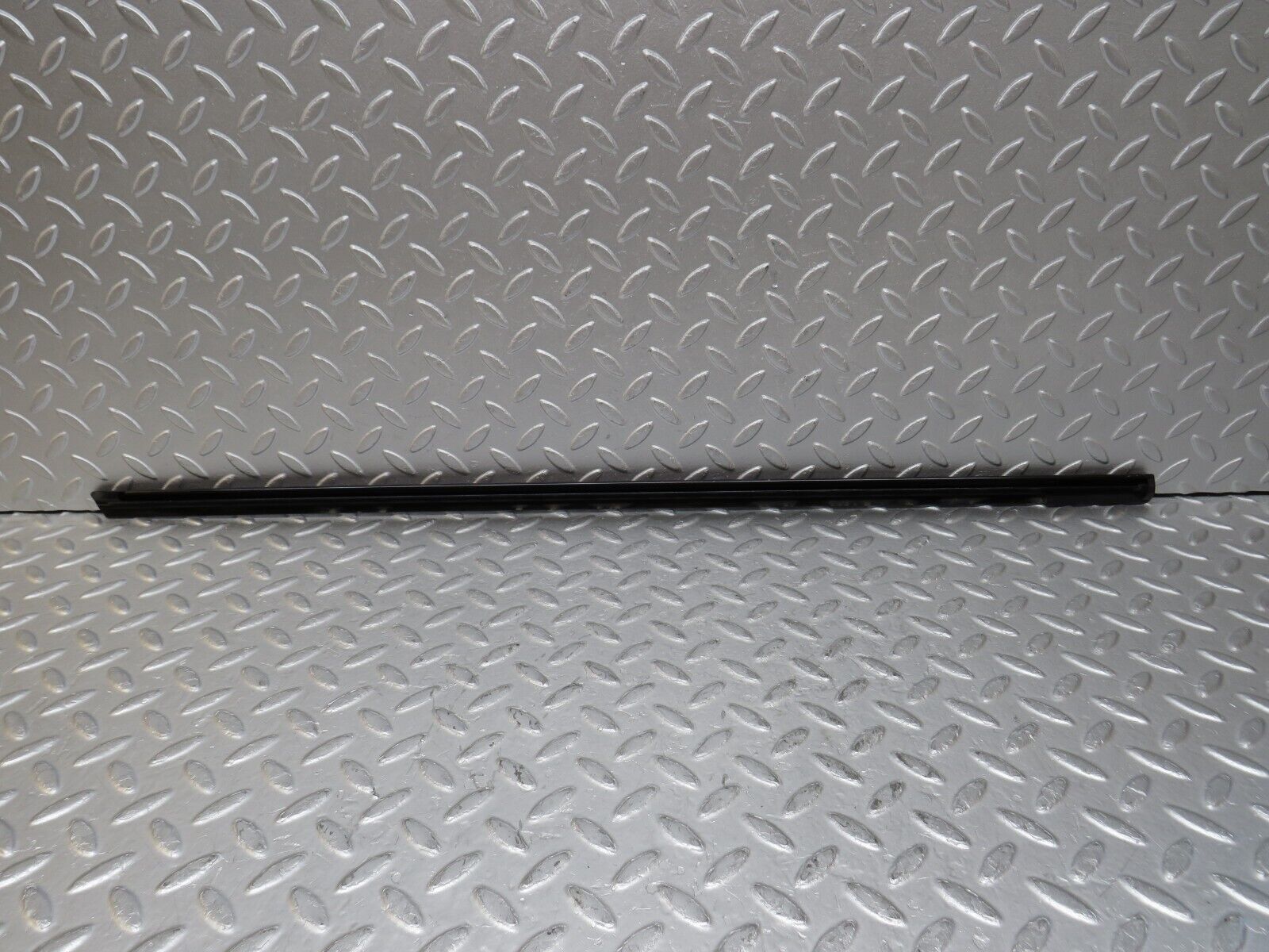 35082 Mercedes-Benz W210 320E Rear Right Door Window Exterior Trim