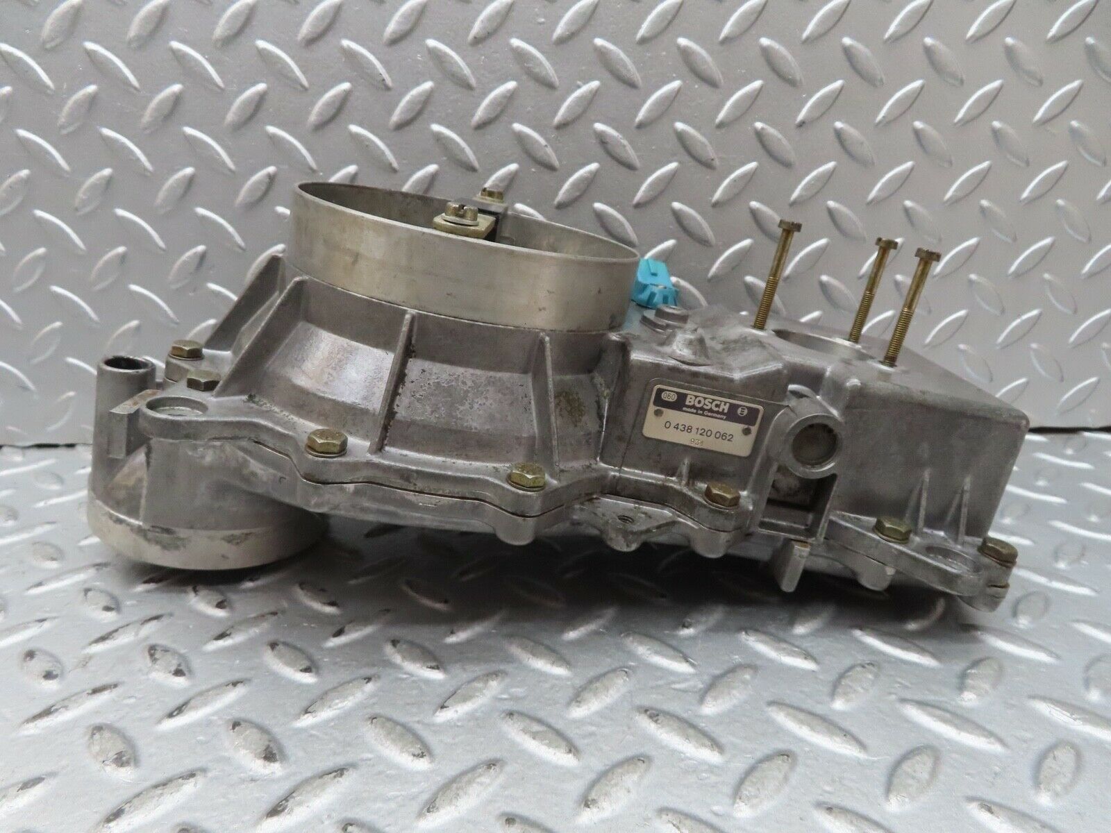 17709 Mercedes-Benz W116 450SEL  Air Flow Mass Meter Sensor Bosch 0438120062