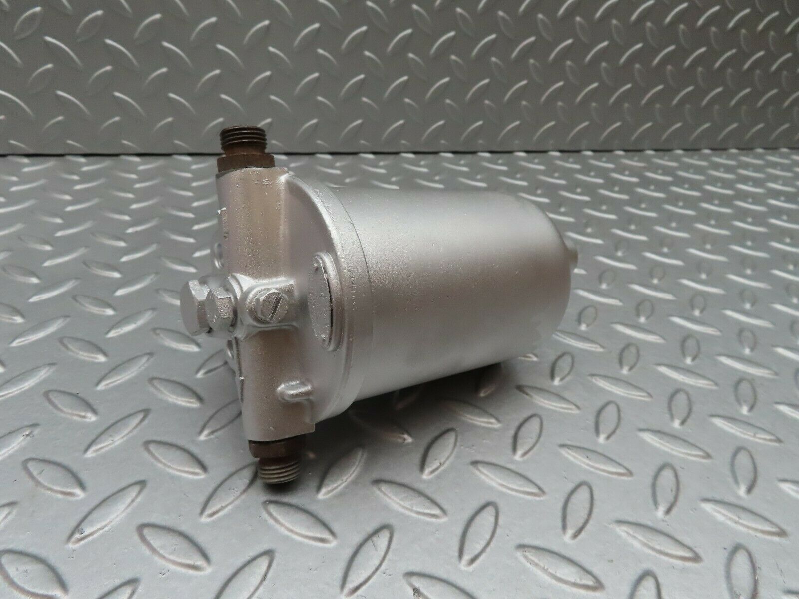 3398 Mercedes-Benz W108 280SE Fuel Filter Housing 0450108003