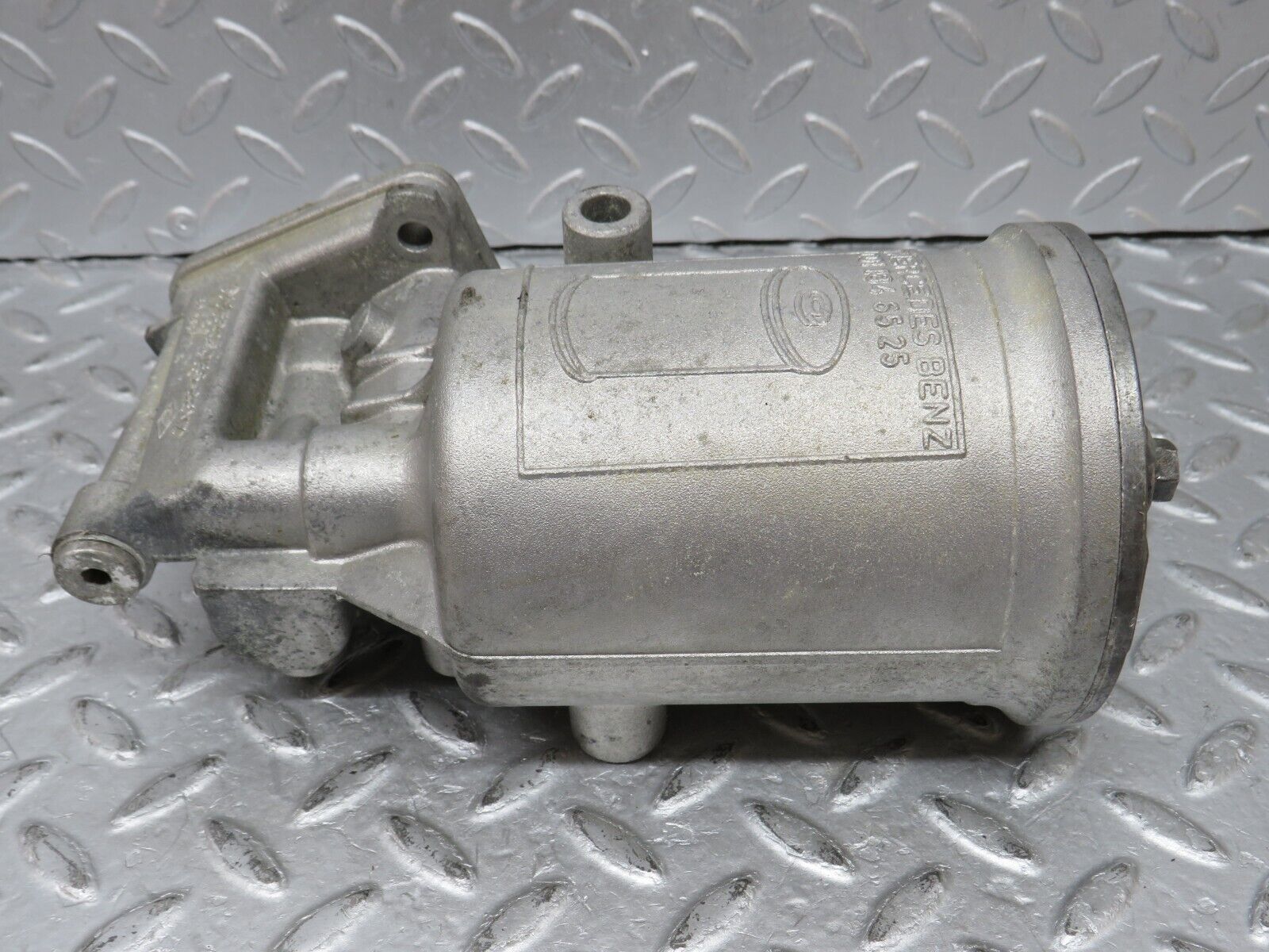 36333 Mercedes-Benz W126 420SE Oil Filter Housing 1171802611 1171840008