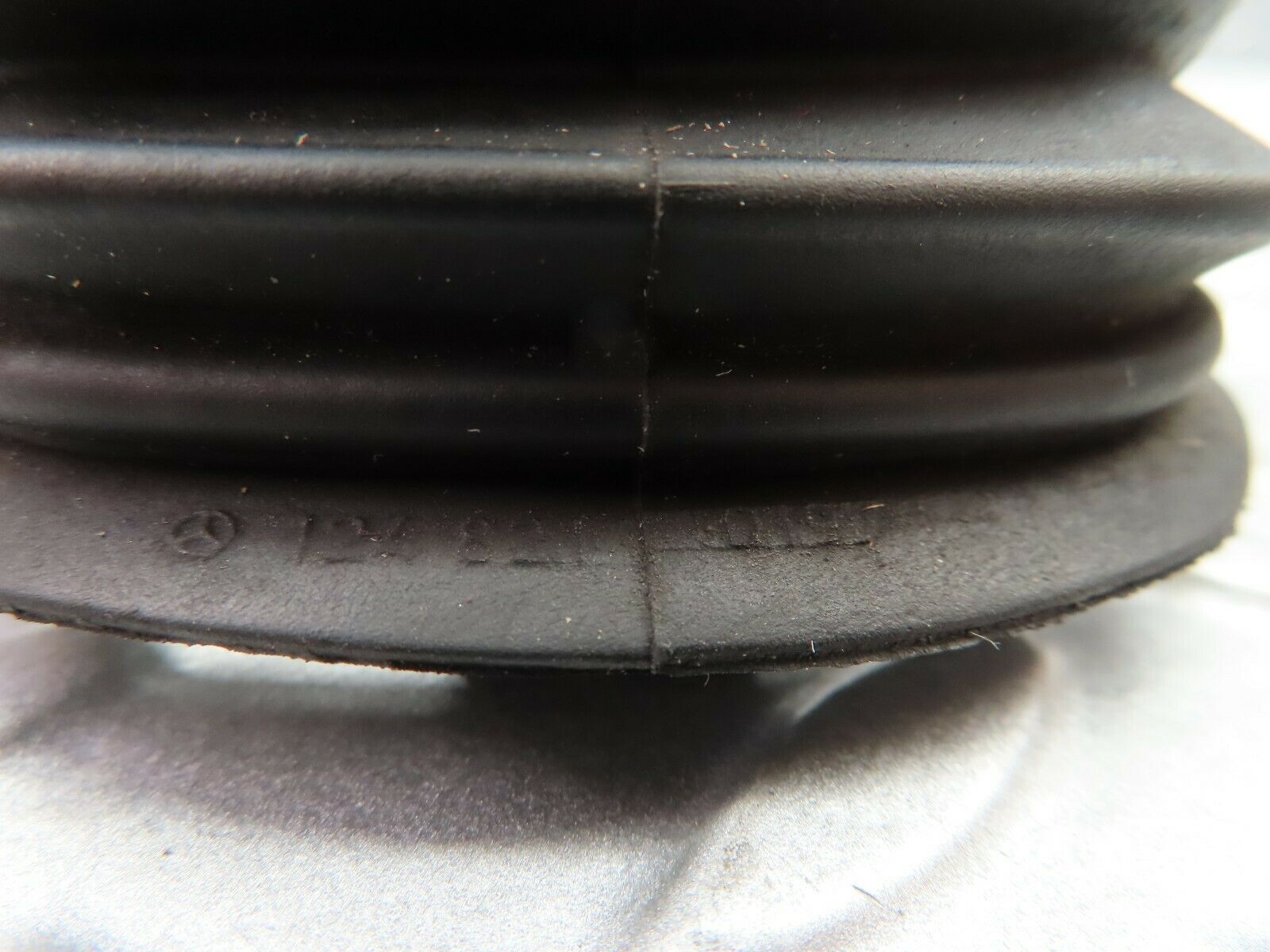 5648 Mercedes-Benz W124 230E Front Door Wire Protector Rubber 1248210197