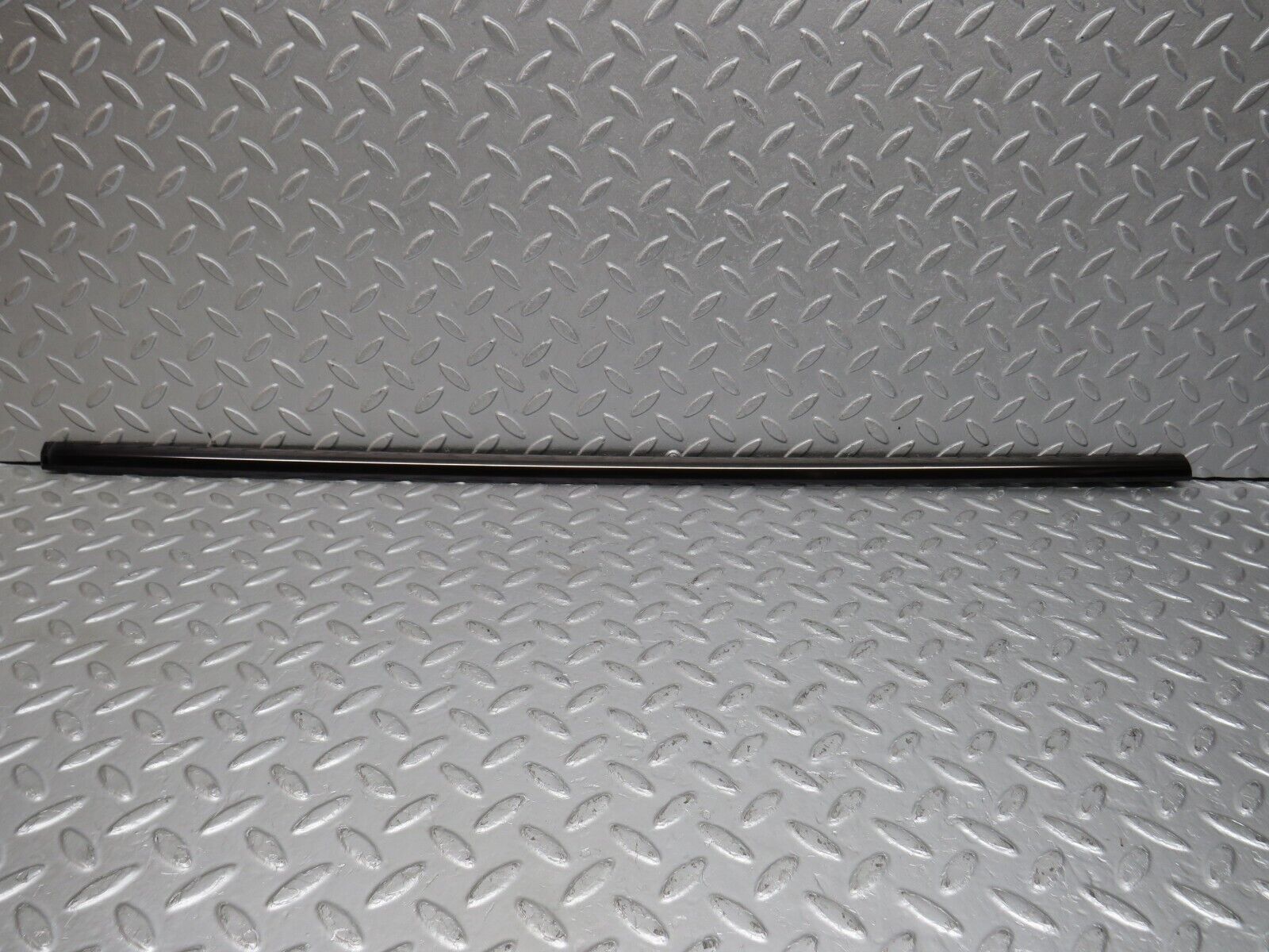 39654 Mercedes-Benz R129 320SL Coupe Left Door Window Moulding Trim