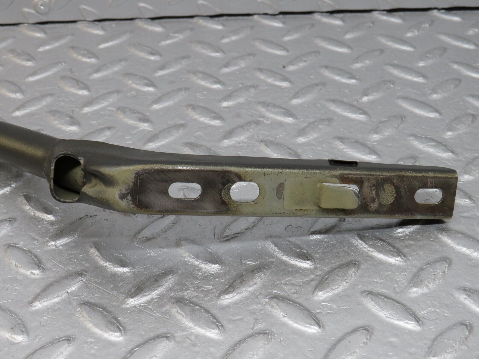 36540 Mercedes-Benz W201 190E 2.0L Boot Lid Trunk Hinge Left Side