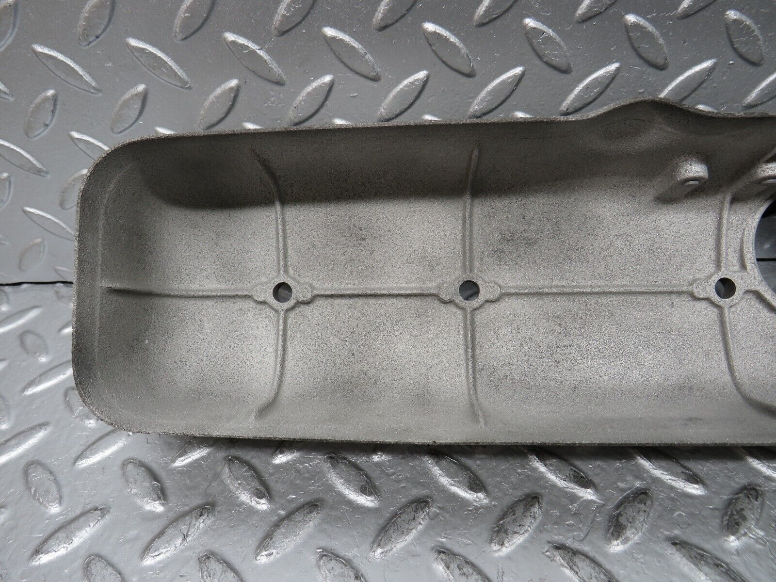 0303 Mercedes-Benz W120 180D Ponton Rocker Cover Valve cover