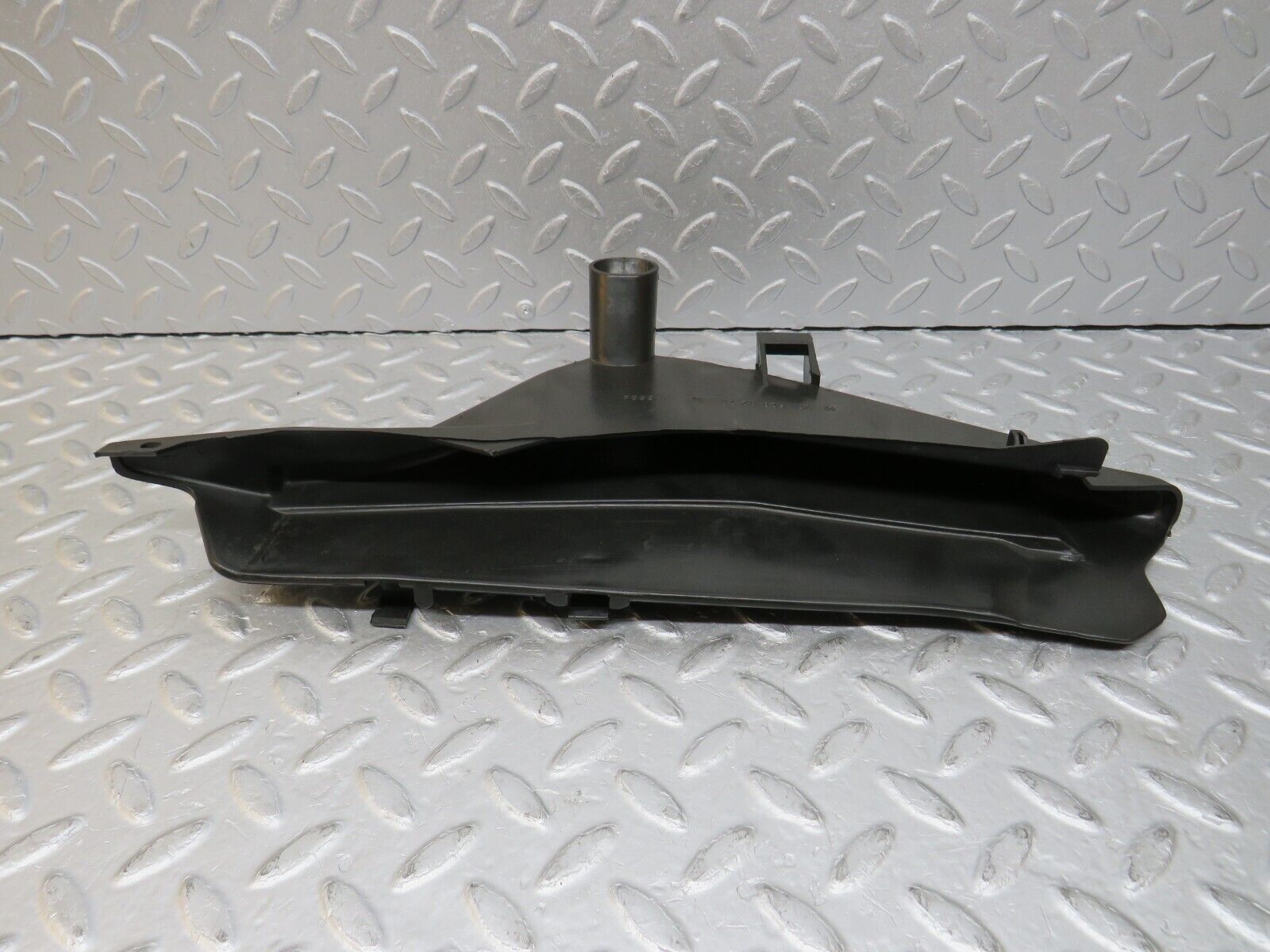 36660 Mercedes-Benz W201 190E 2.0L Front Right Rain Gutter Drain Channel 2016280273