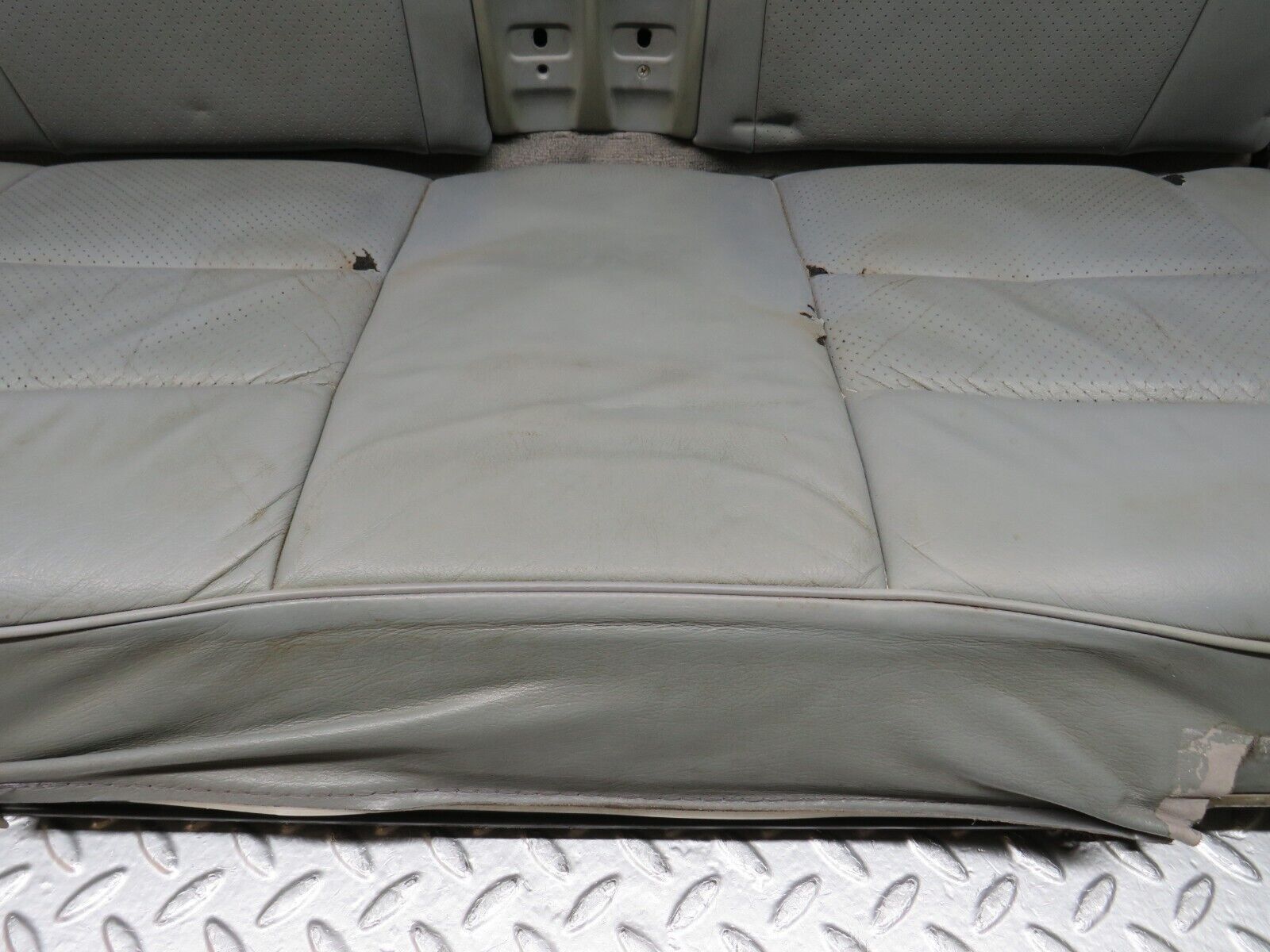 31500 Mercedes-Benz S124 220TE Wagon Third Seat Bench 1249300194