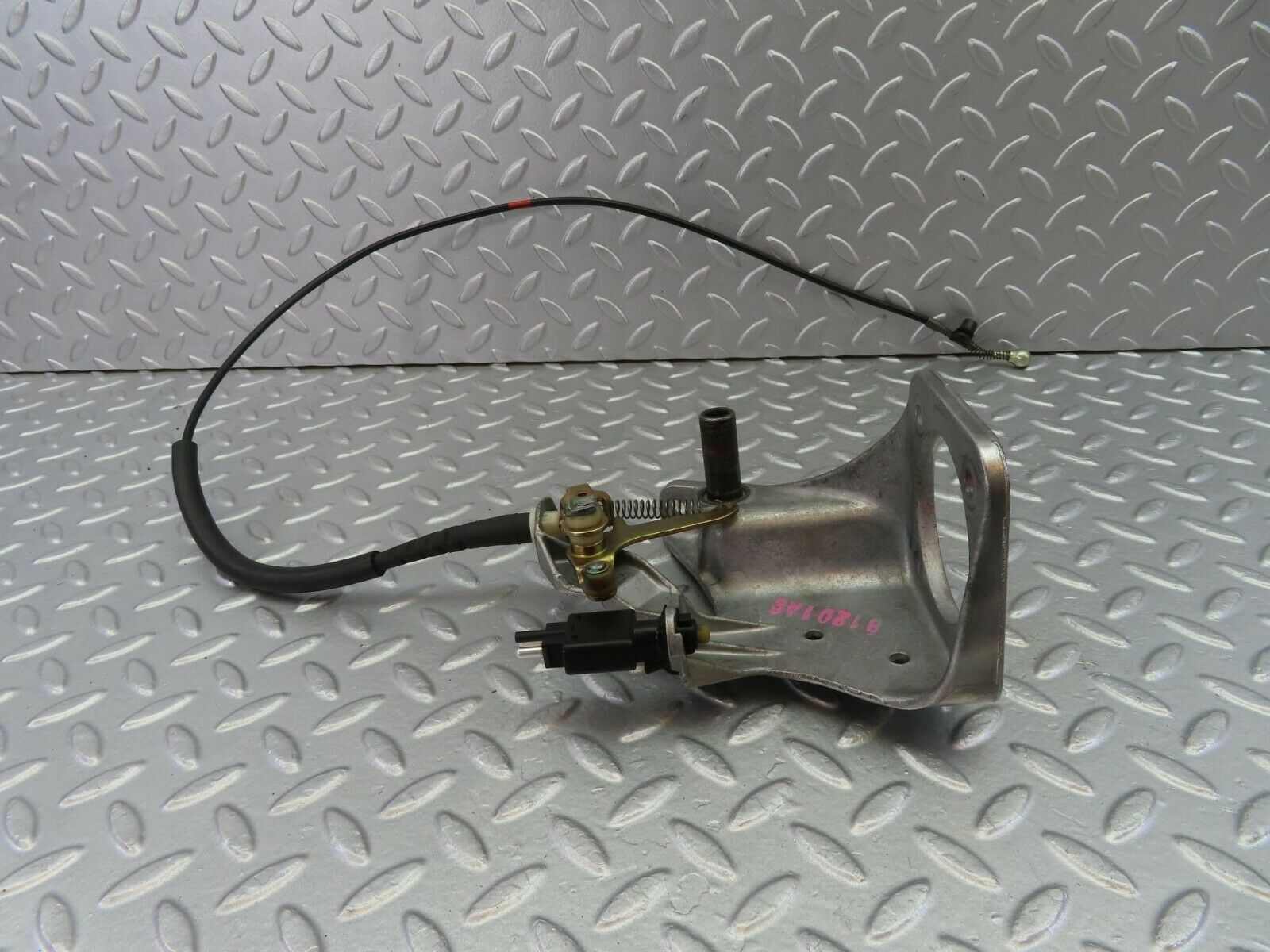 10430 Mercedes-Benz W201 190E Brake Pedal Bracket 1242900919