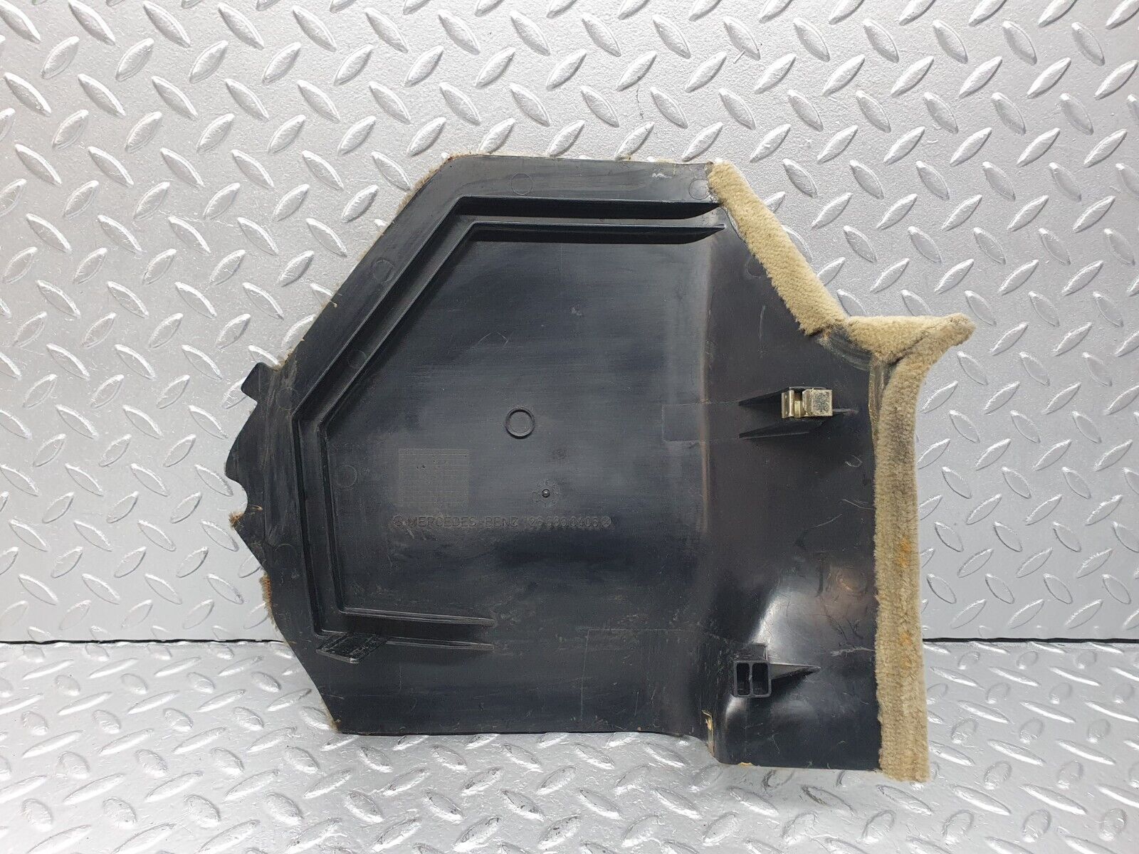 41046 Mercedes-Benz W126 300SE Front Right Kick Panel Beige 1266880406