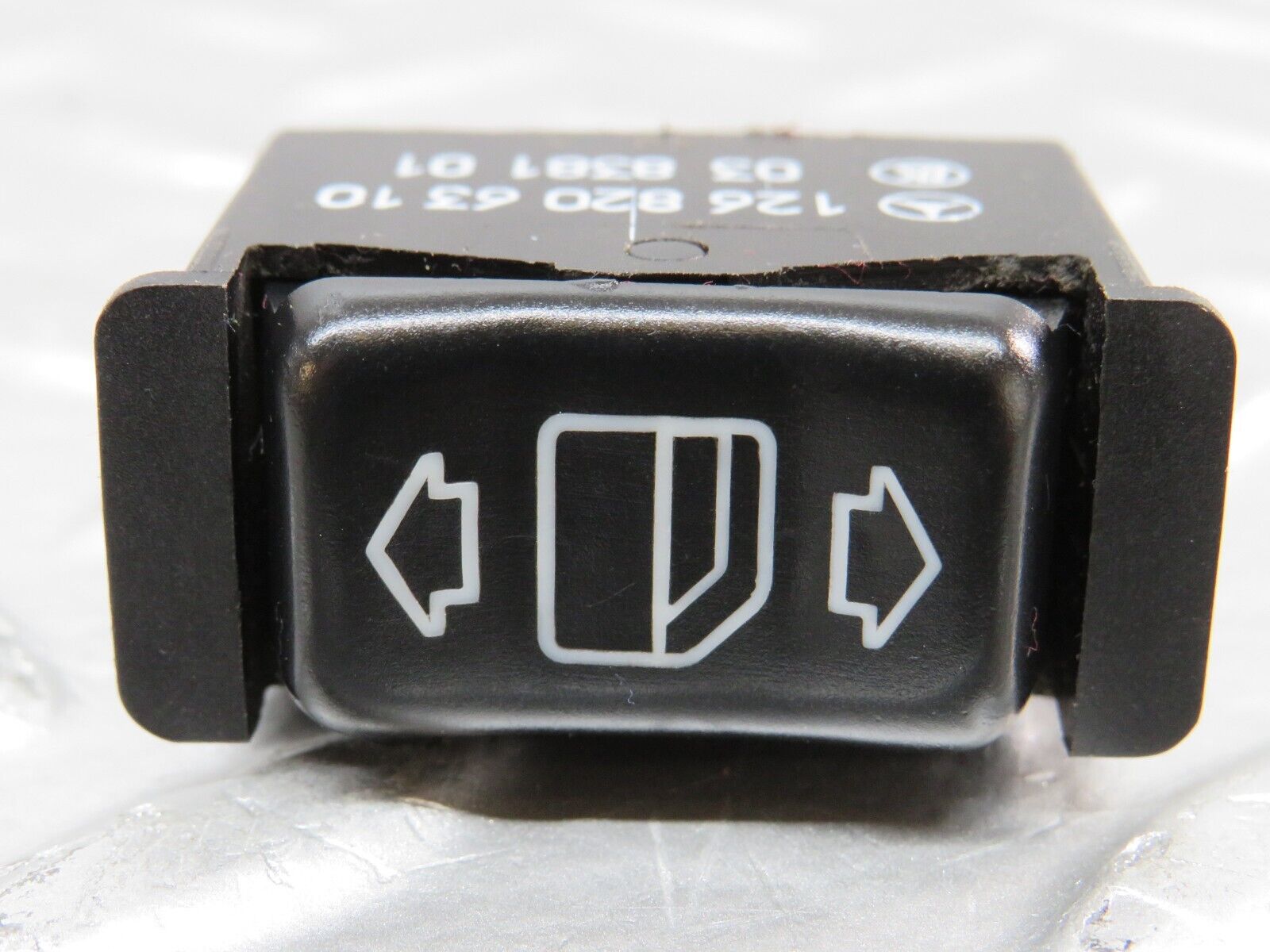 25346 Mercedes-Benz W201 190D Rear Electric Window Switch 1268206310