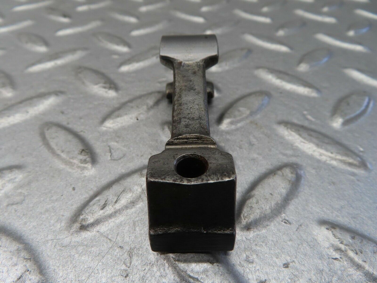 13376 Mercedes-Benz W111 230S Valve Rocker Arm With Retaining Spring