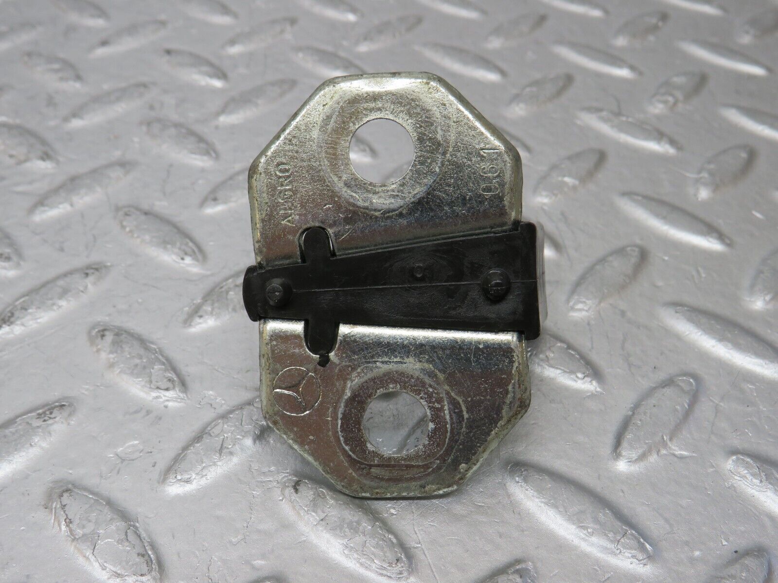 34893 Mercedes-Benz W210 320E Door Lock Latch