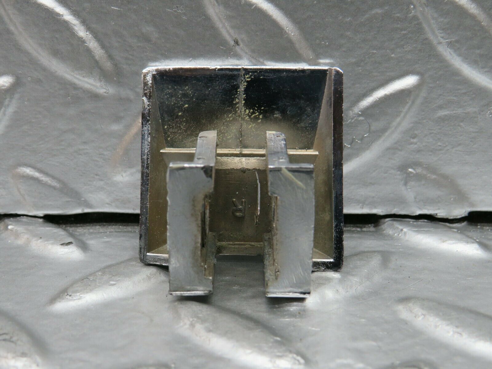 22751 Mercedes-Benz C107 450SLC Coupe Right Door Window Channel Chrome Top