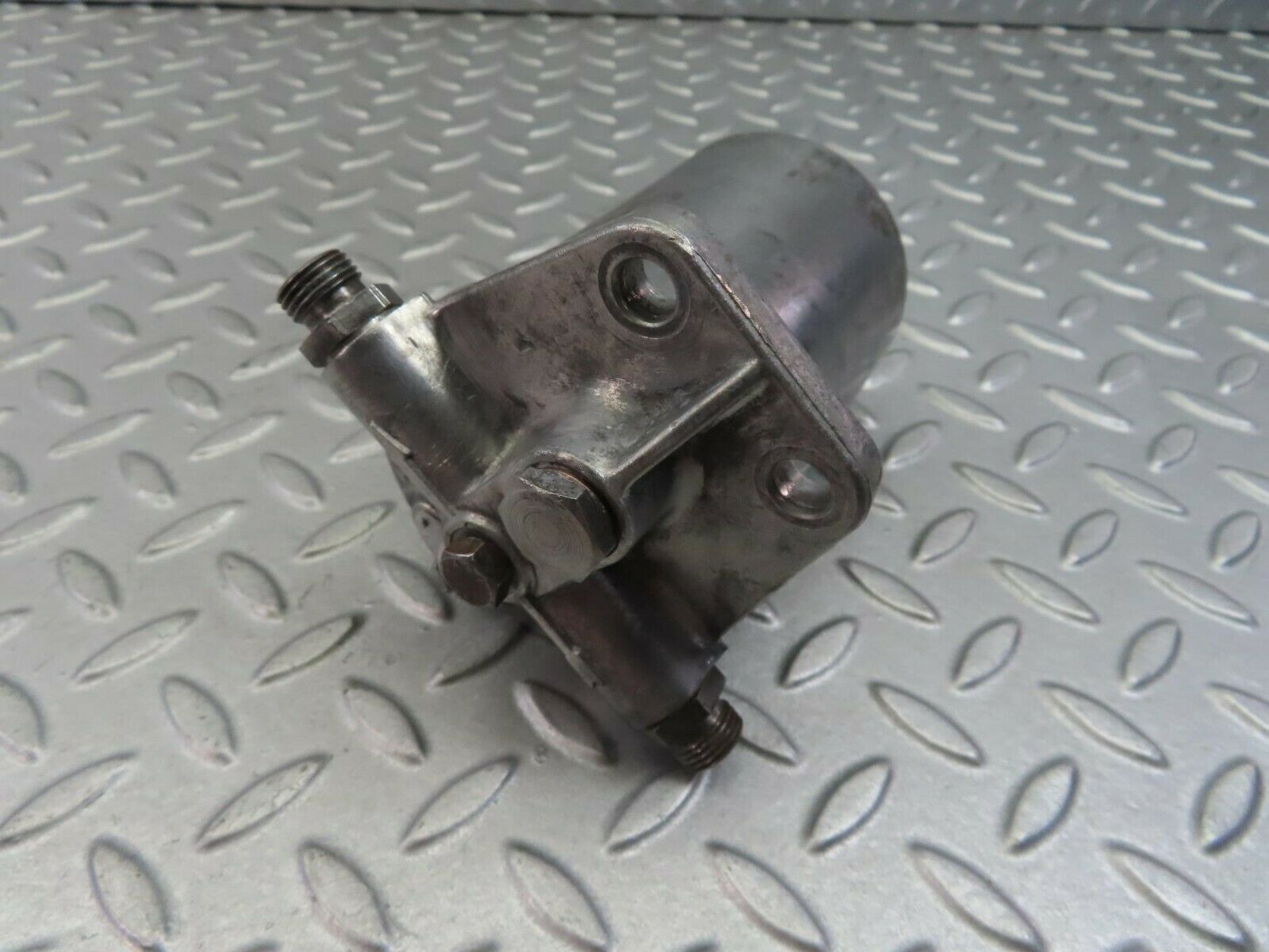 8250 Mercedes-Benz W108 Fuel Filter Housing Bosch 0450108003