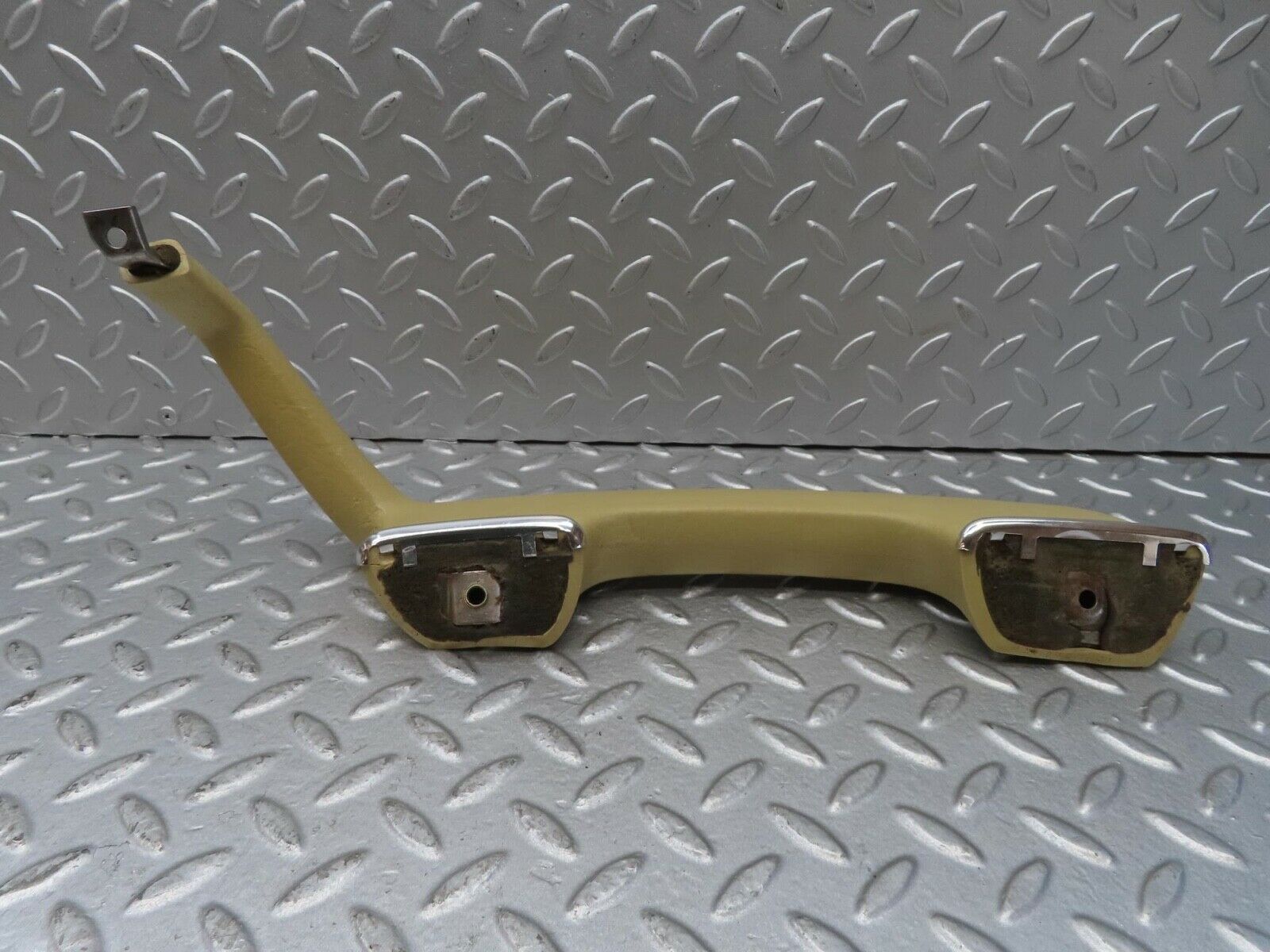 13453 Mercedes-Benz W123 200 Interior Door Handle Front Left Cream 1239701701