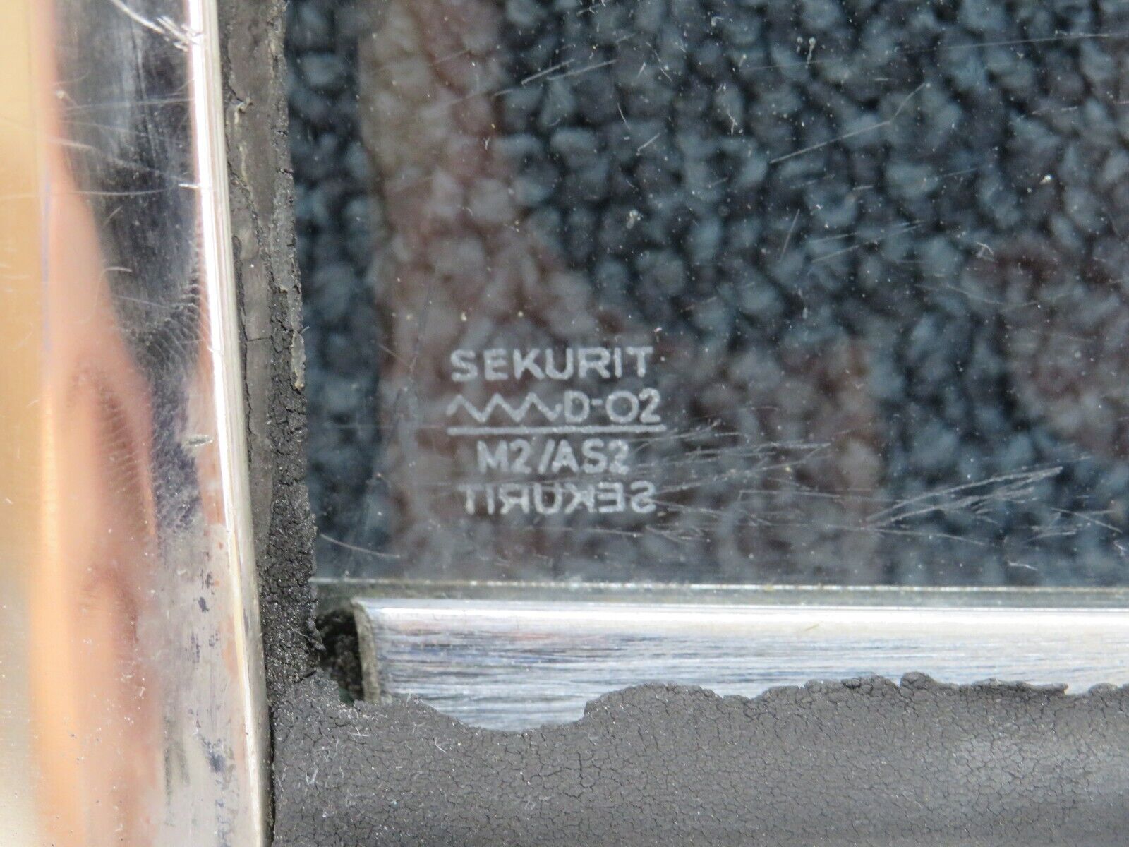 35798 Mercedes-Benz W108 Front Left Quarter Window