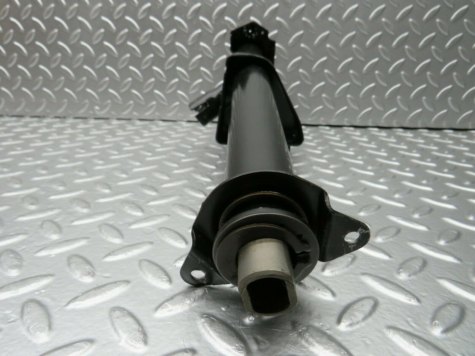 24085 Mercedes-Benz W123 280E Steering Column Shaft