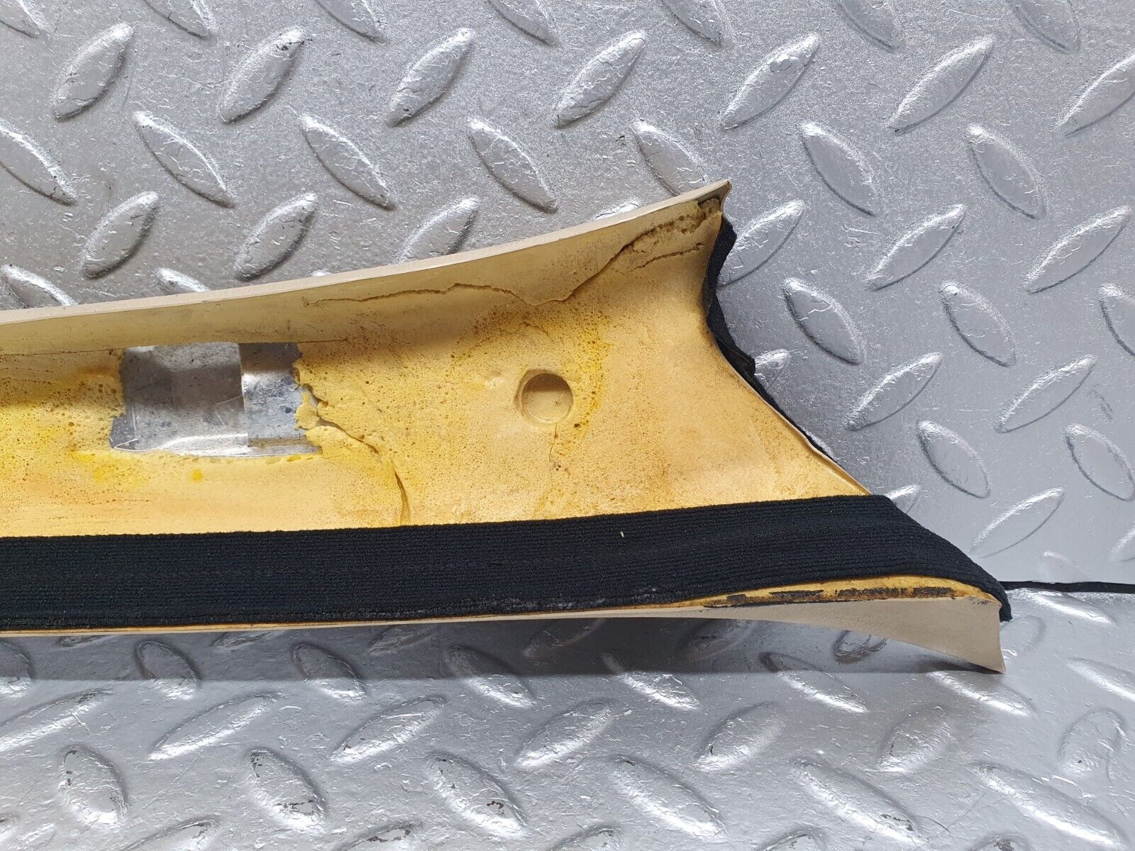 40927 Mercedes-Benz W126 300SE A Pillar Cover Left Side Beige