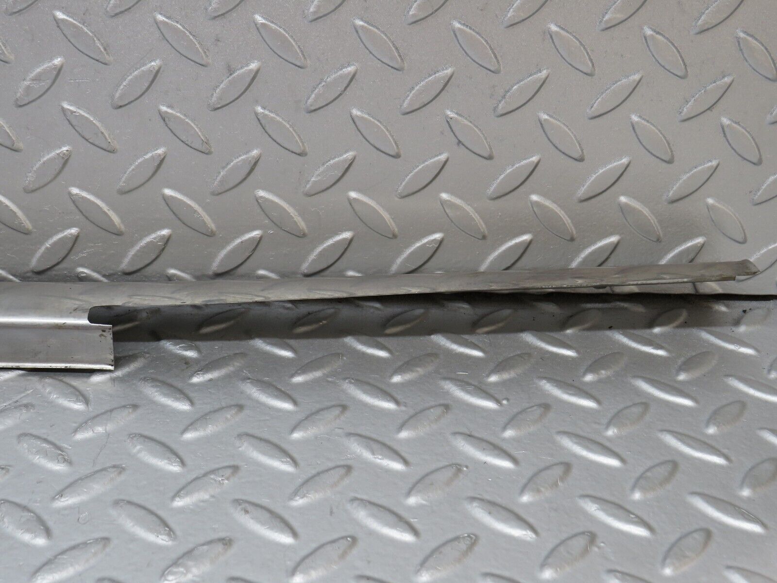 35766 Mercedes-Benz W108 Front Right Door Sill Chrome